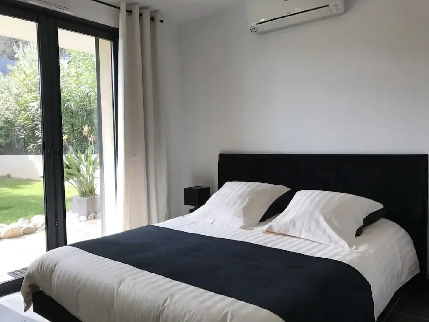 Le Hameau de la Crique de lAnglaise