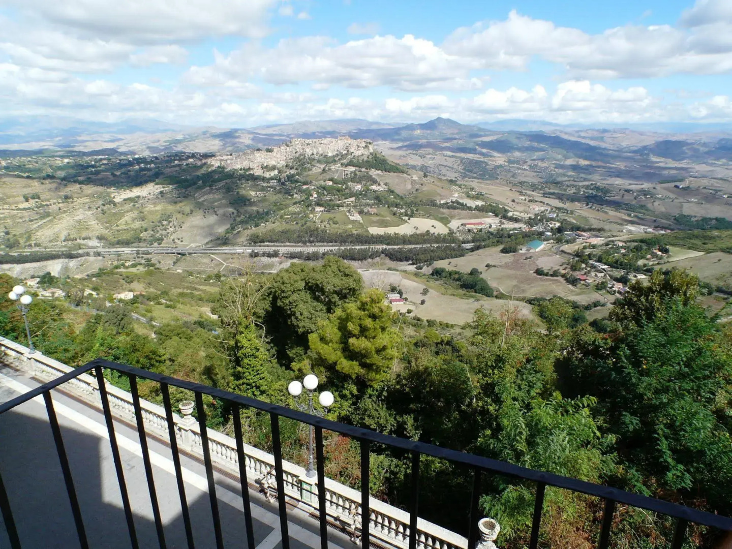 C.C.Ly Rooms & Hostel Enna