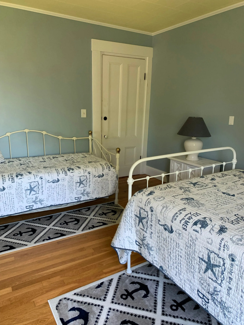 Captain Sweetser's Inn