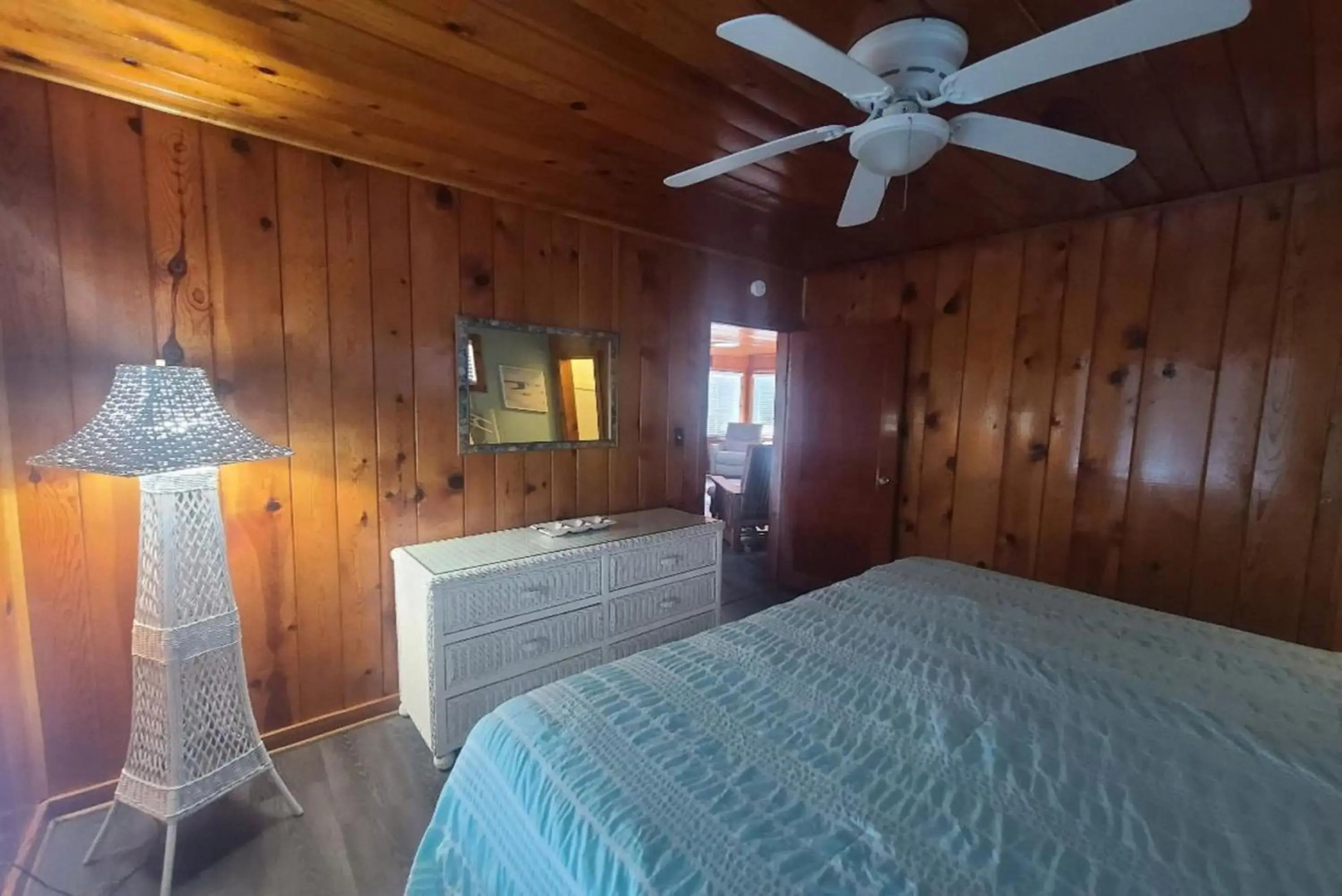 Lake Huron - 3 Bedroom, 2 Bath Lake Front Home (Sleeps 12)