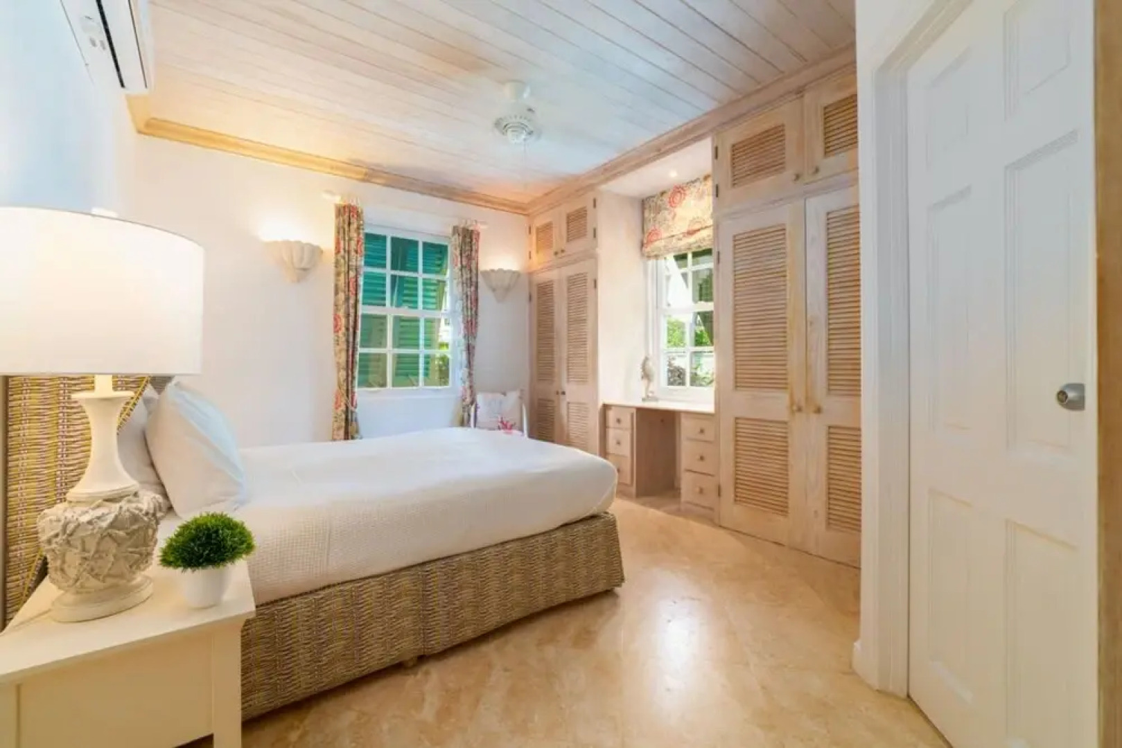 Beacon Hill 202 - Moonshadow by Blue Sky Luxury