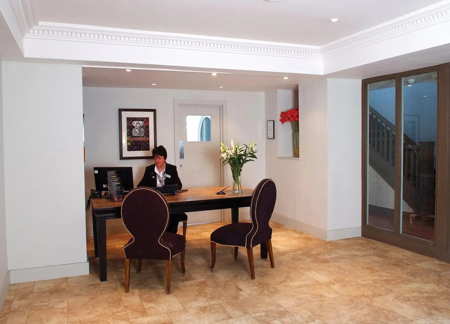 Honest Lawyer Hotel
