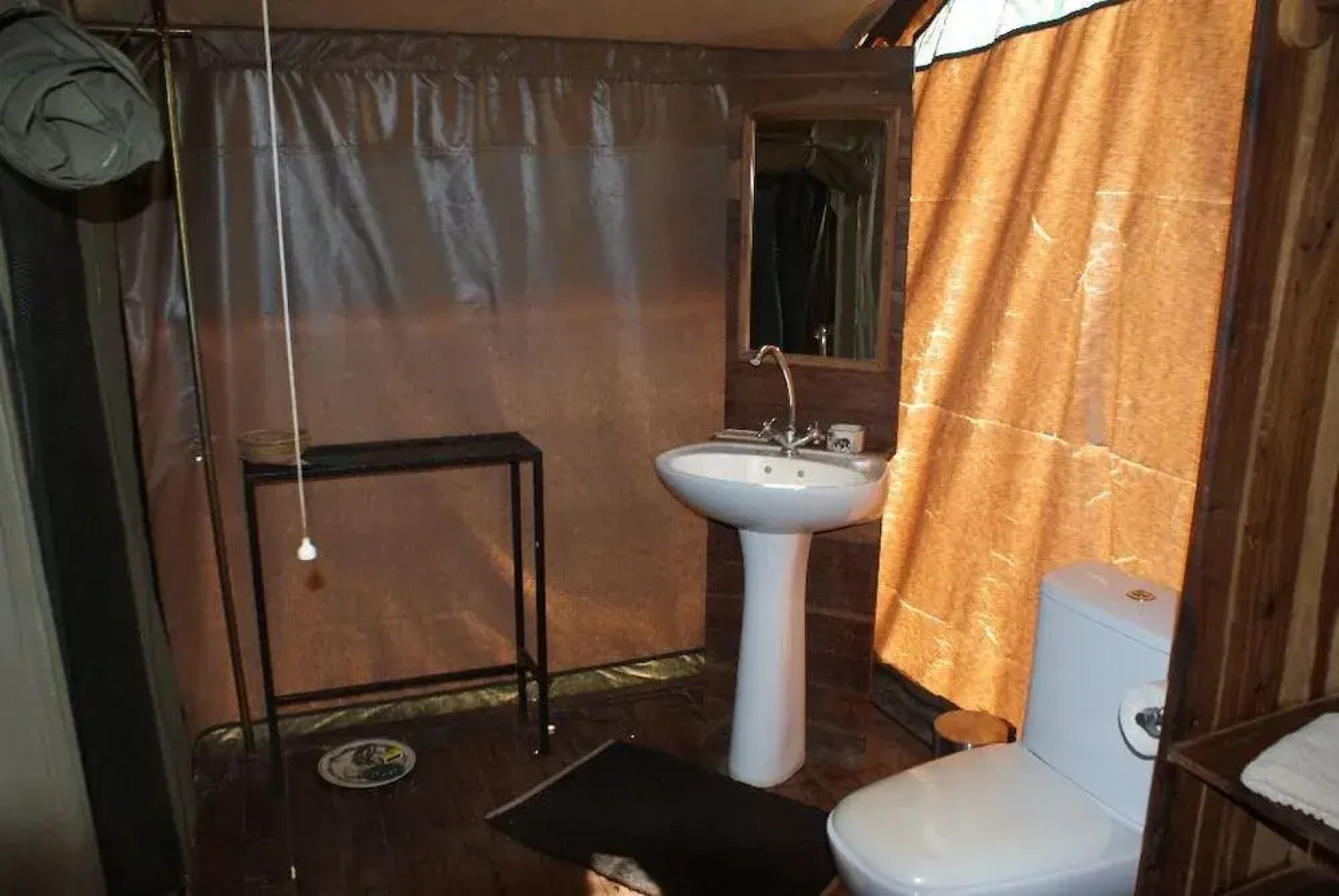 Bongwe Guesthouse and Camp