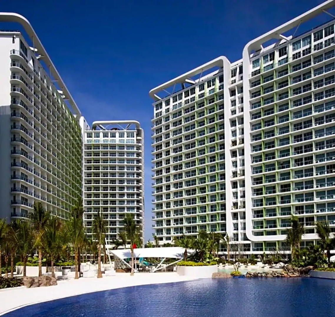 Azure Urban Beach Resort Manila by Radlett