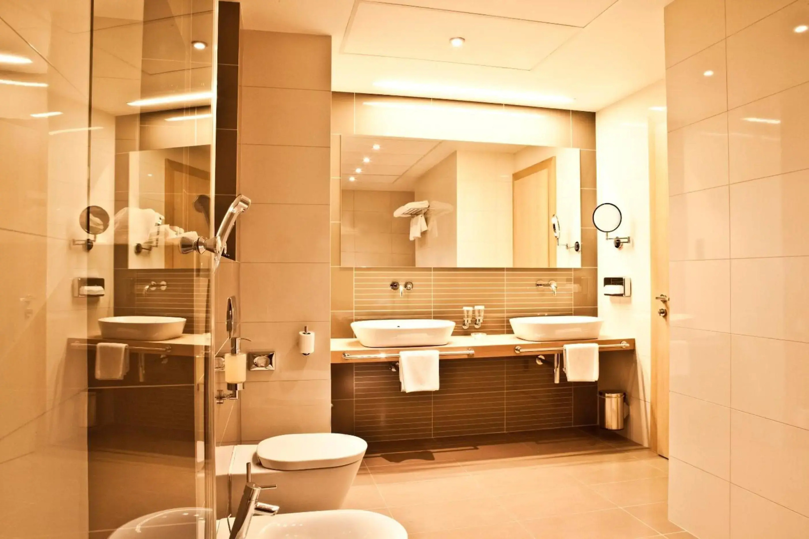 Roset Hotel & Residence