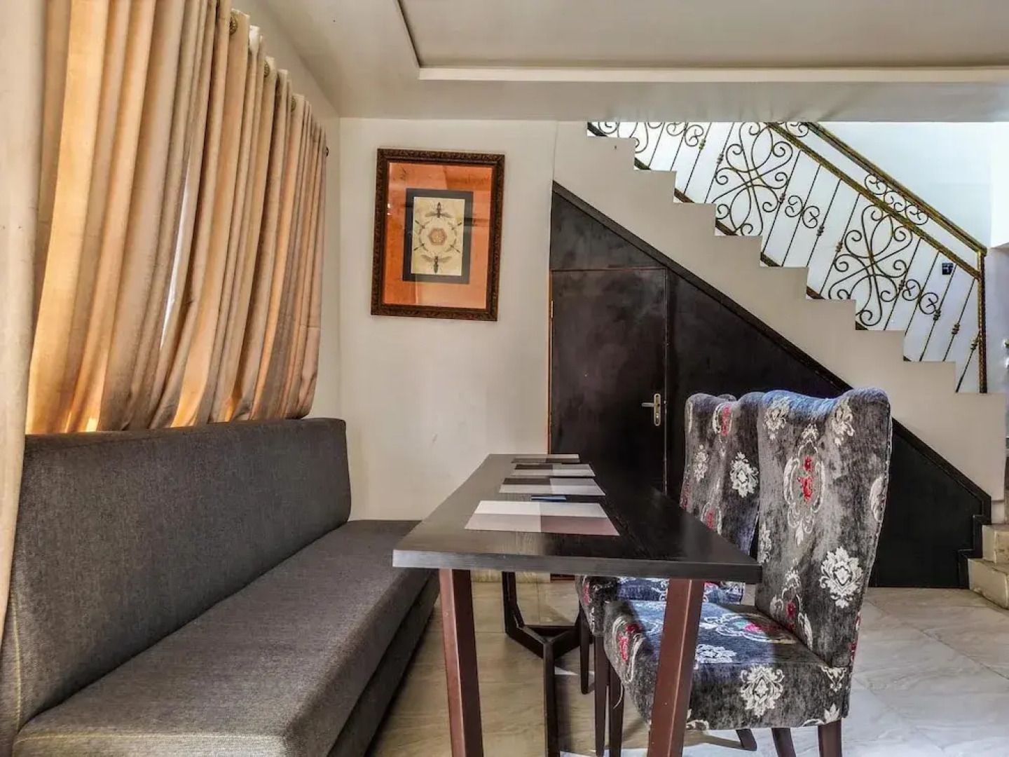 Old English Torf Apartment