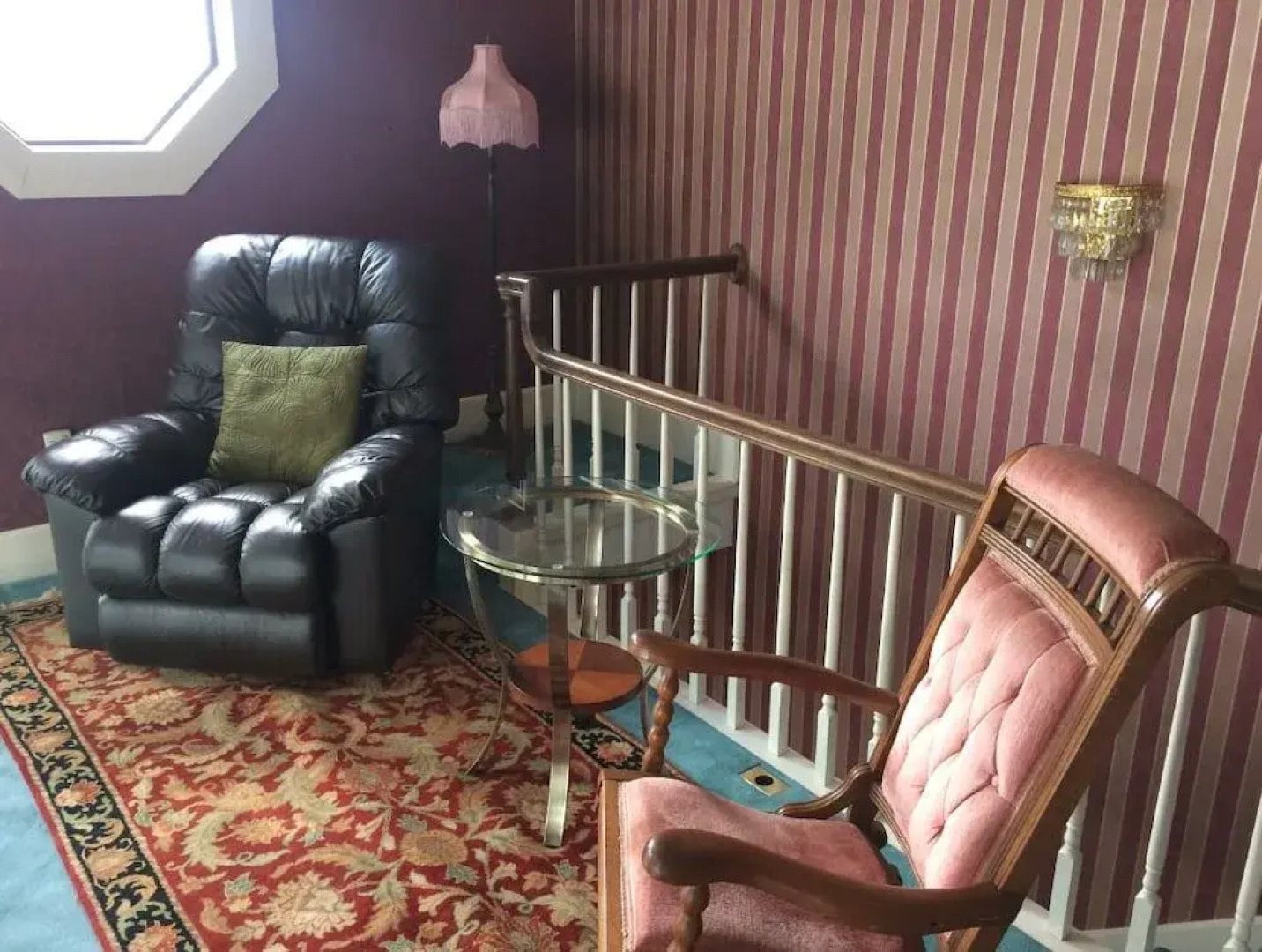 The Mine Shaft Inn Hotel & Hostel