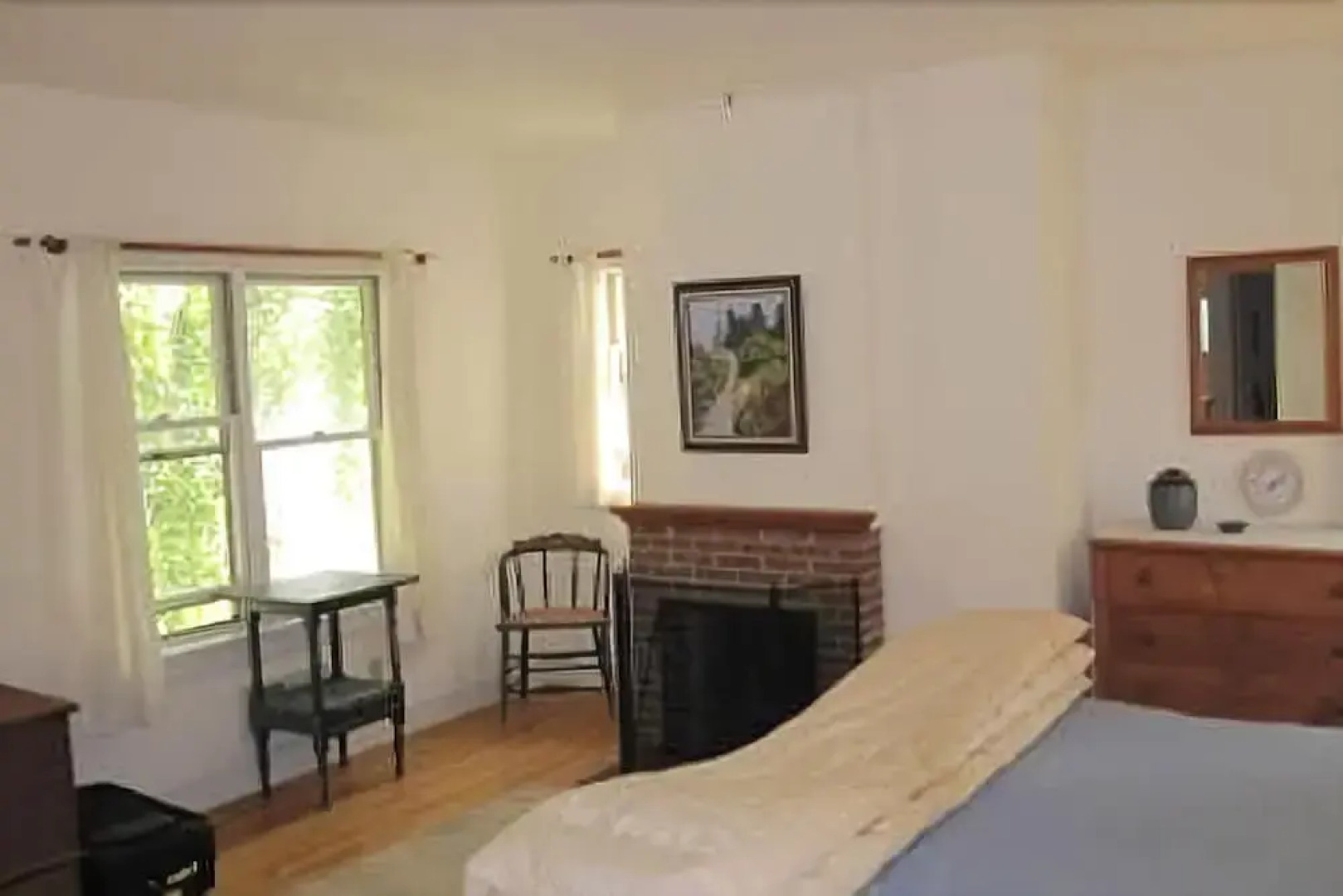 Artists Retreat - Four Bedroom Home