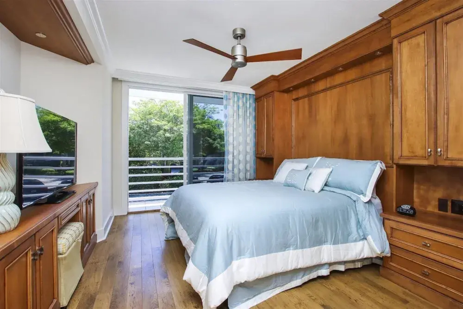 South Seas Lands End 1637