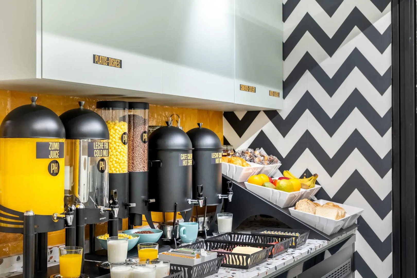 Petit Hostel Palacio Real