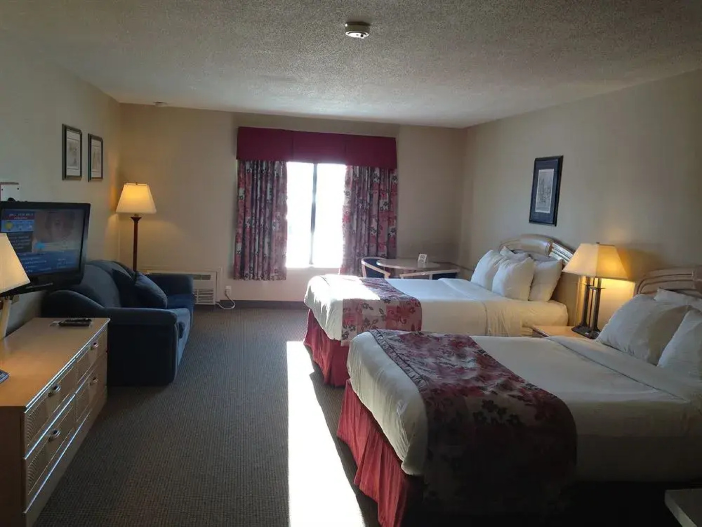 Petawawa River Inn and Suites