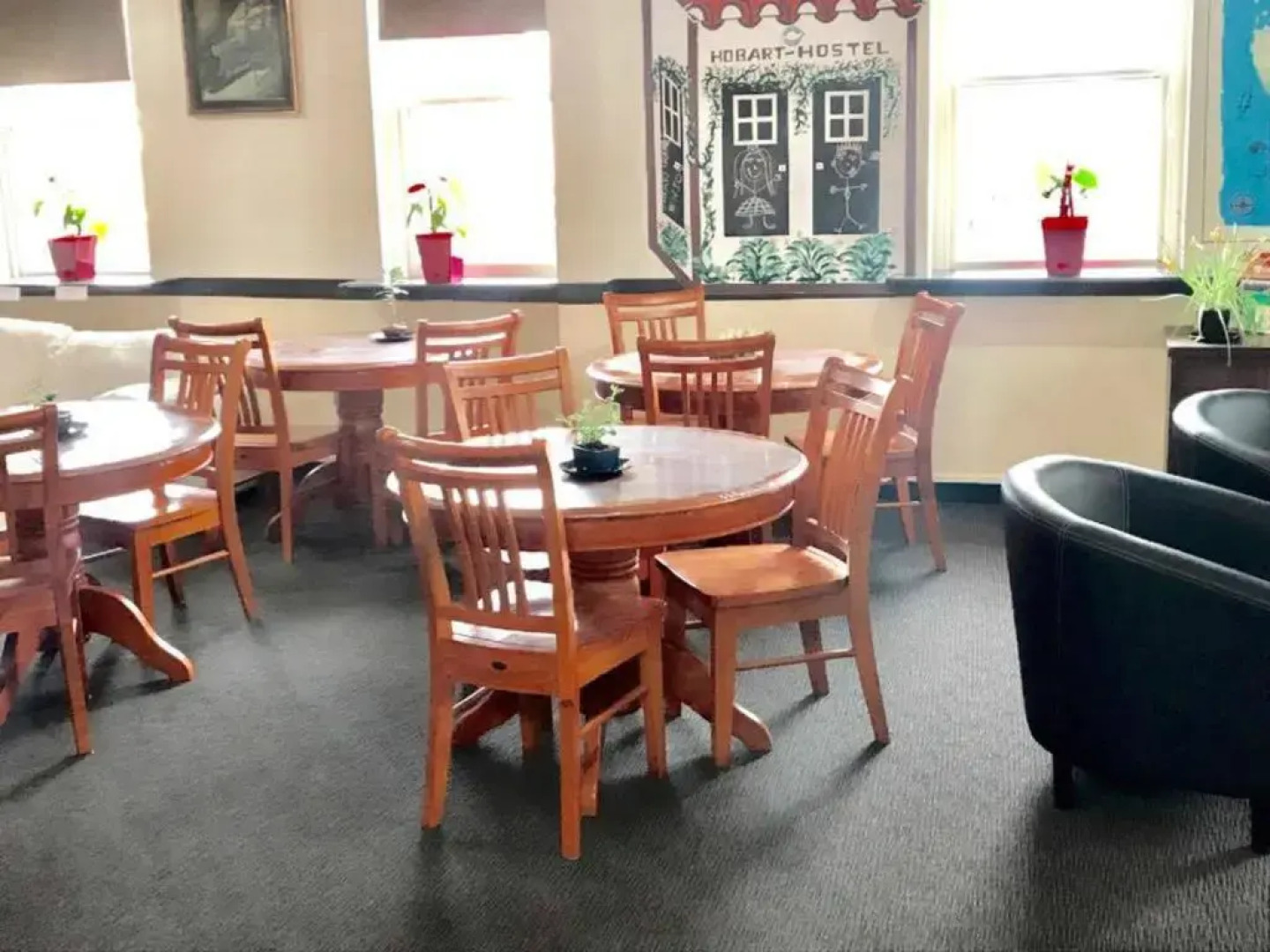 Hobarts Accommodation & Hostel