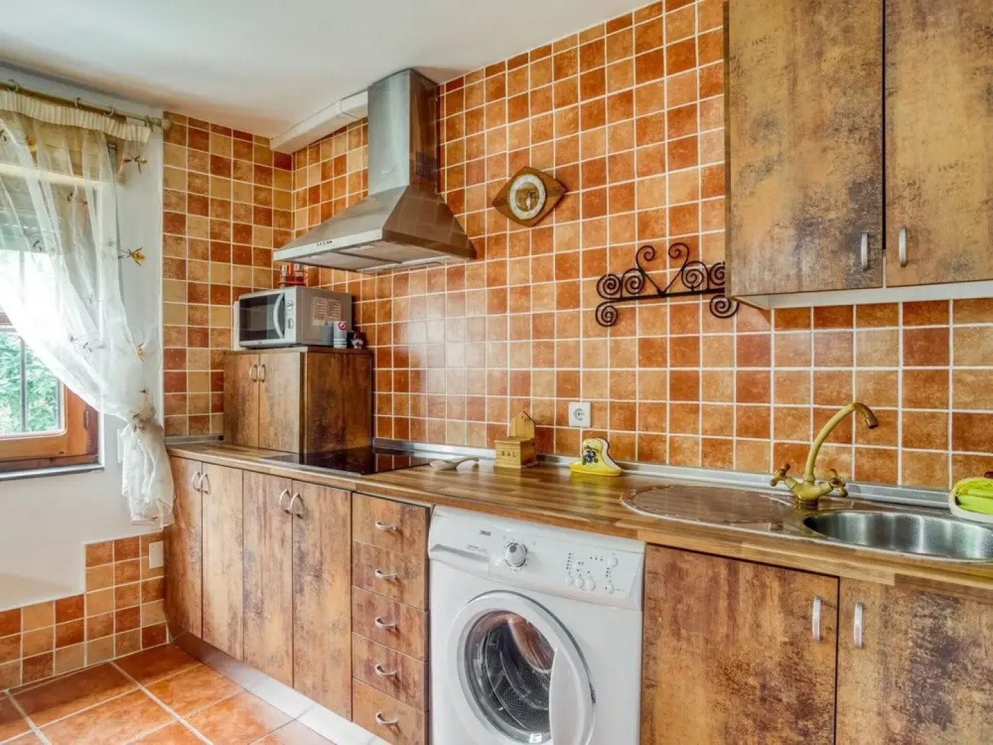 Simplistic Cottage in Barruecopardo With Garden