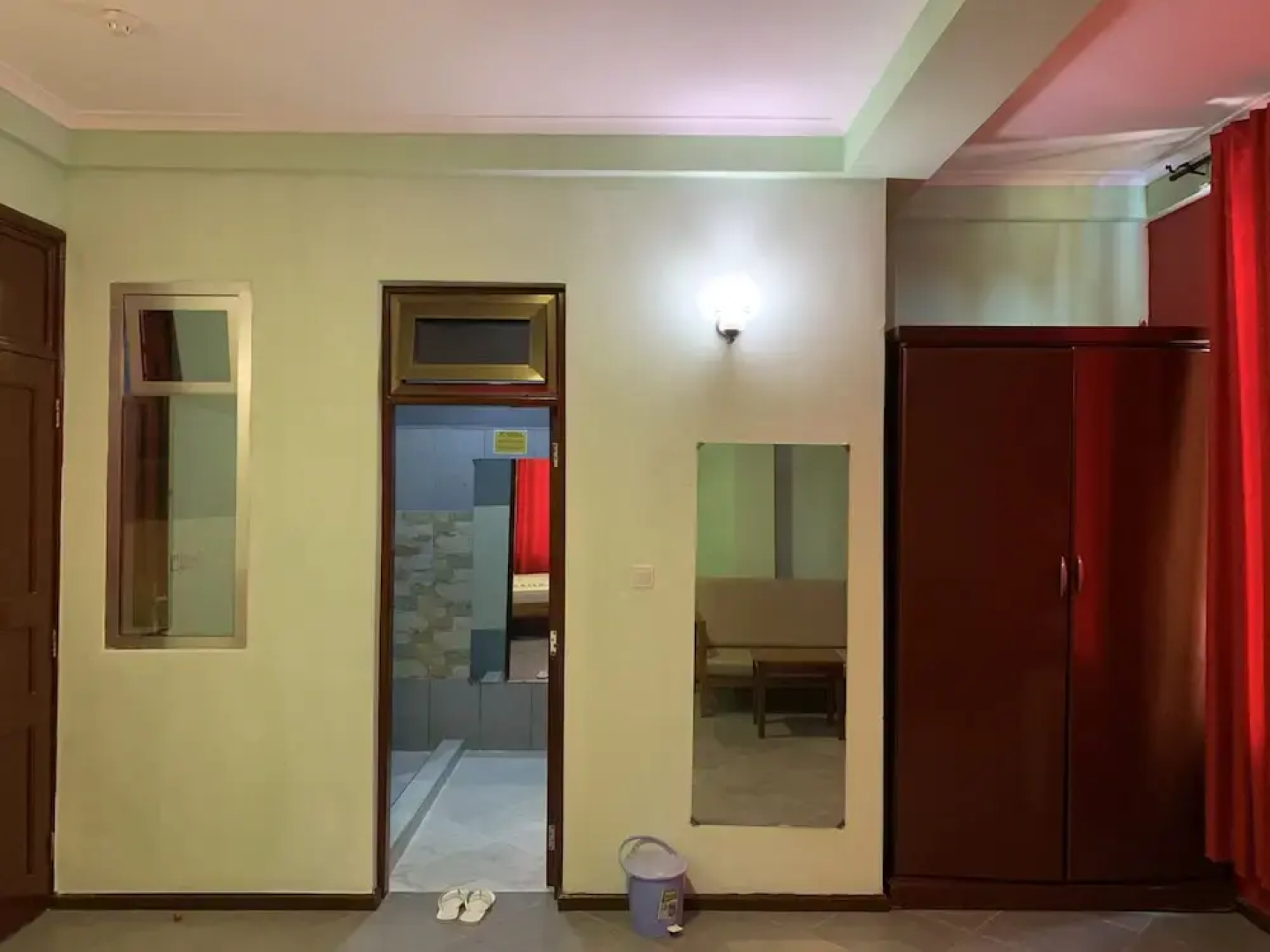 The Grand Villa Hotel