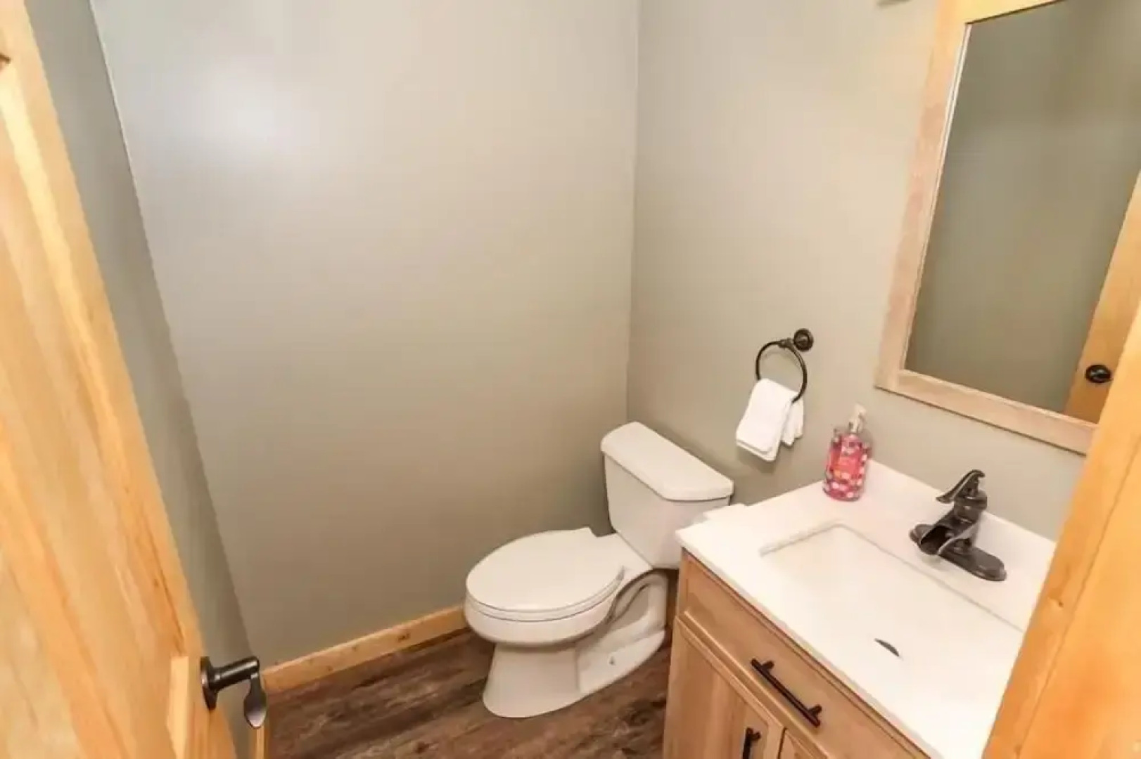 Seven Springs 2 BR Premium Condo, Walk to Slopes by RedAwnin