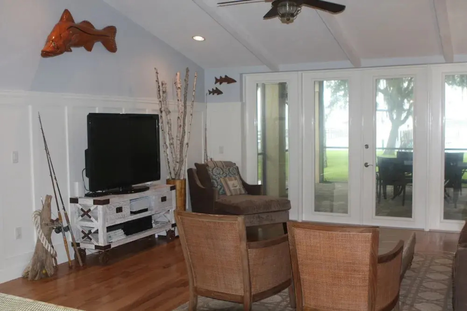 Beautiful Riverfront Home - Three Bedroom Home