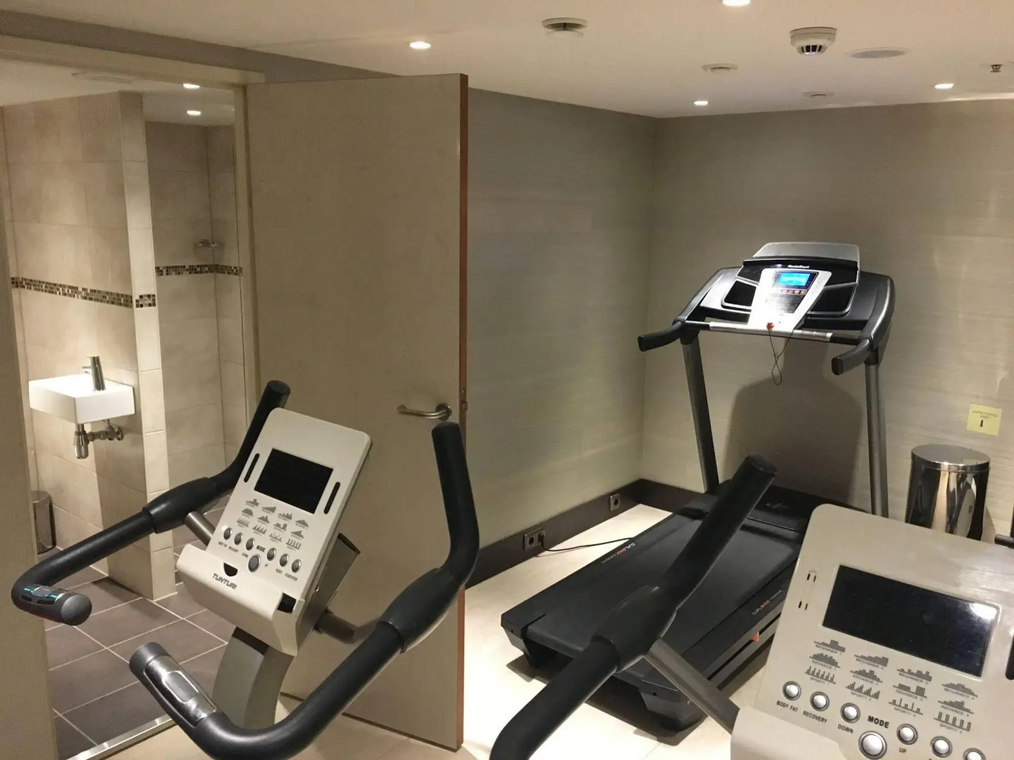 Select MS William Shakespeare - Düsseldorf