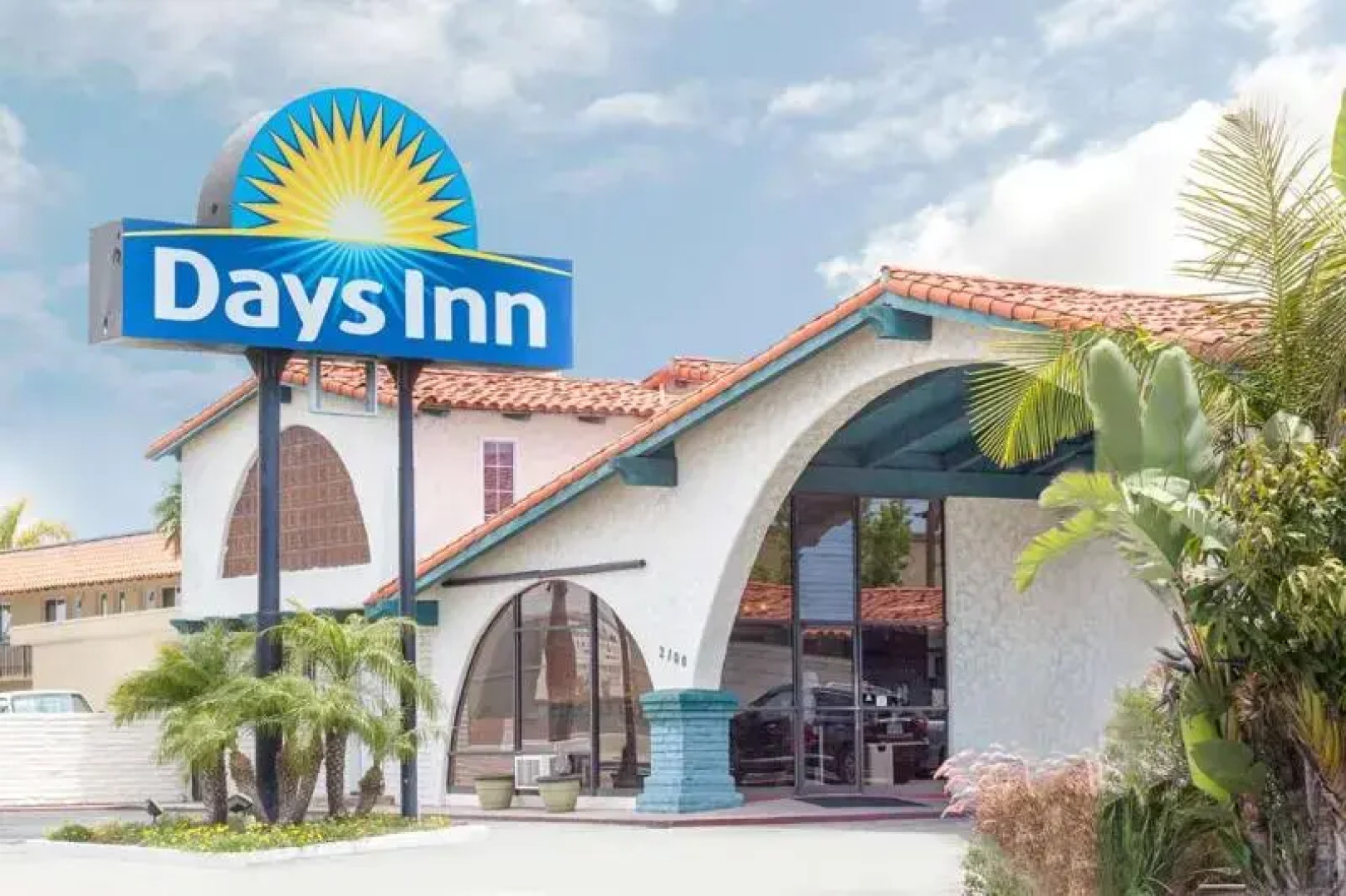 Days Inn By Wyndham Costa Mesa Newport Beach