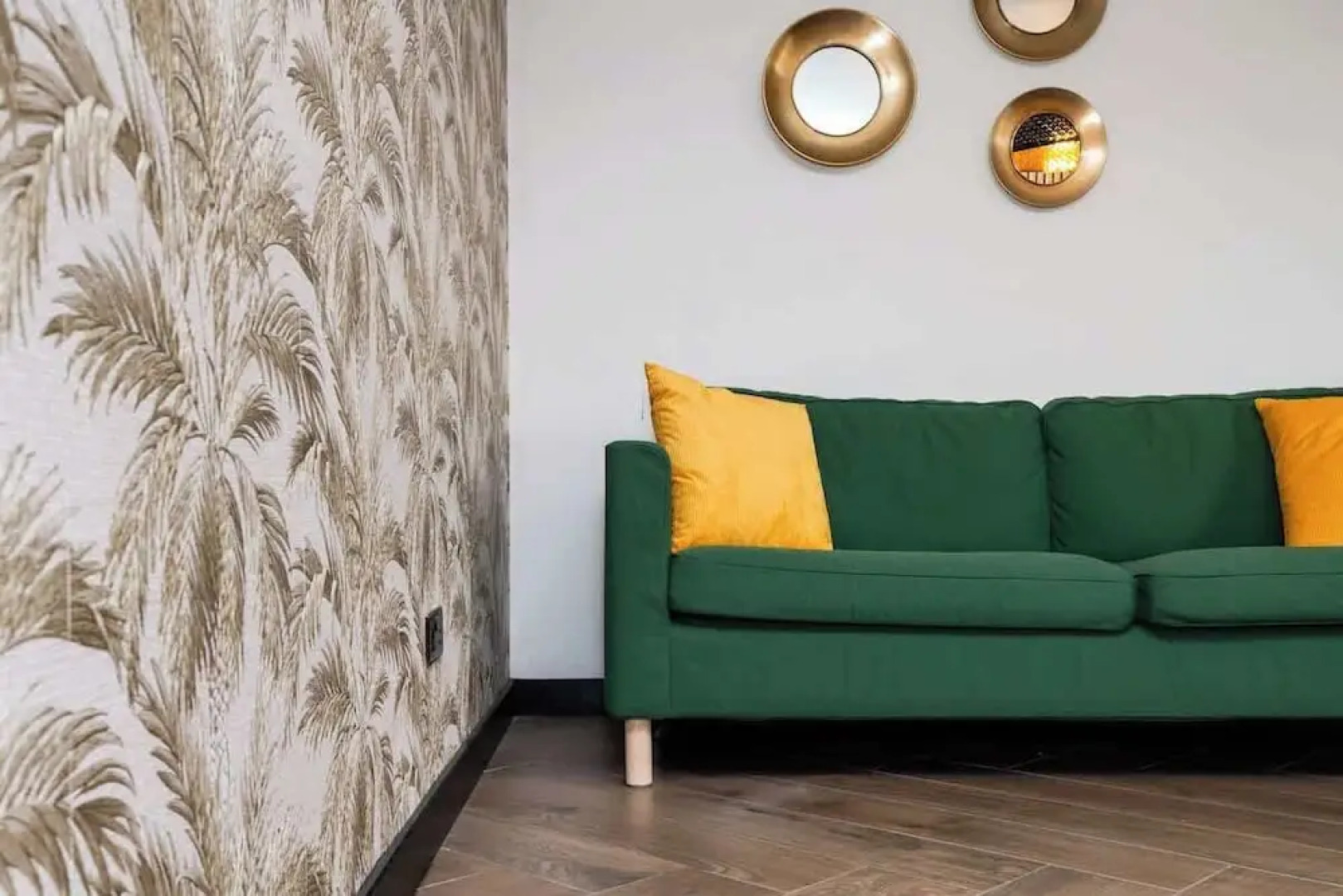 3 Bed House-free Parking