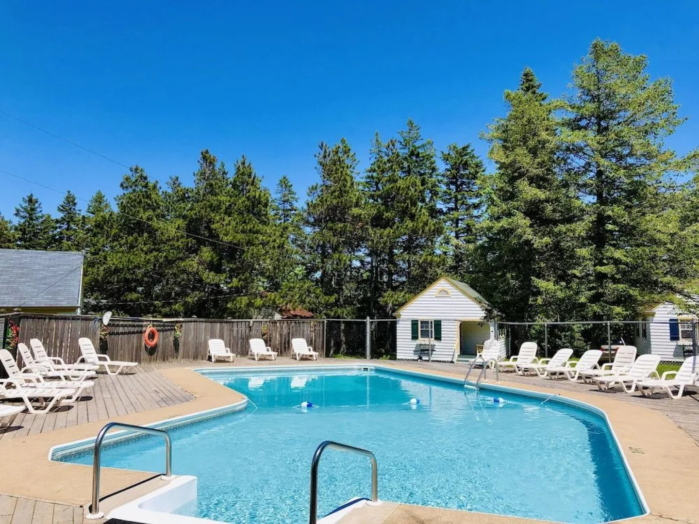 Green Gables Bungalow Court