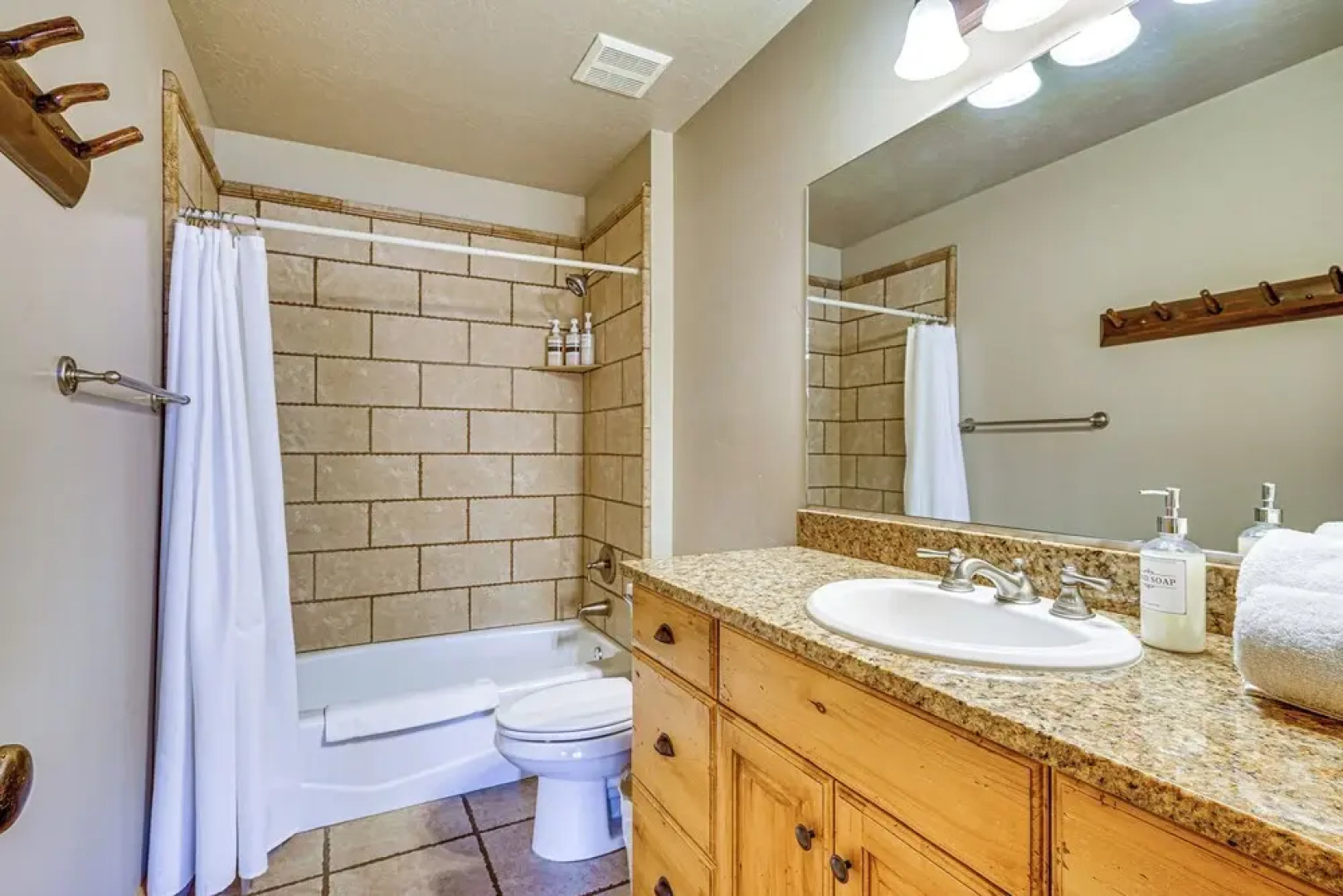 Hot Tub & Mtn-view Deck: Townhome in Eden