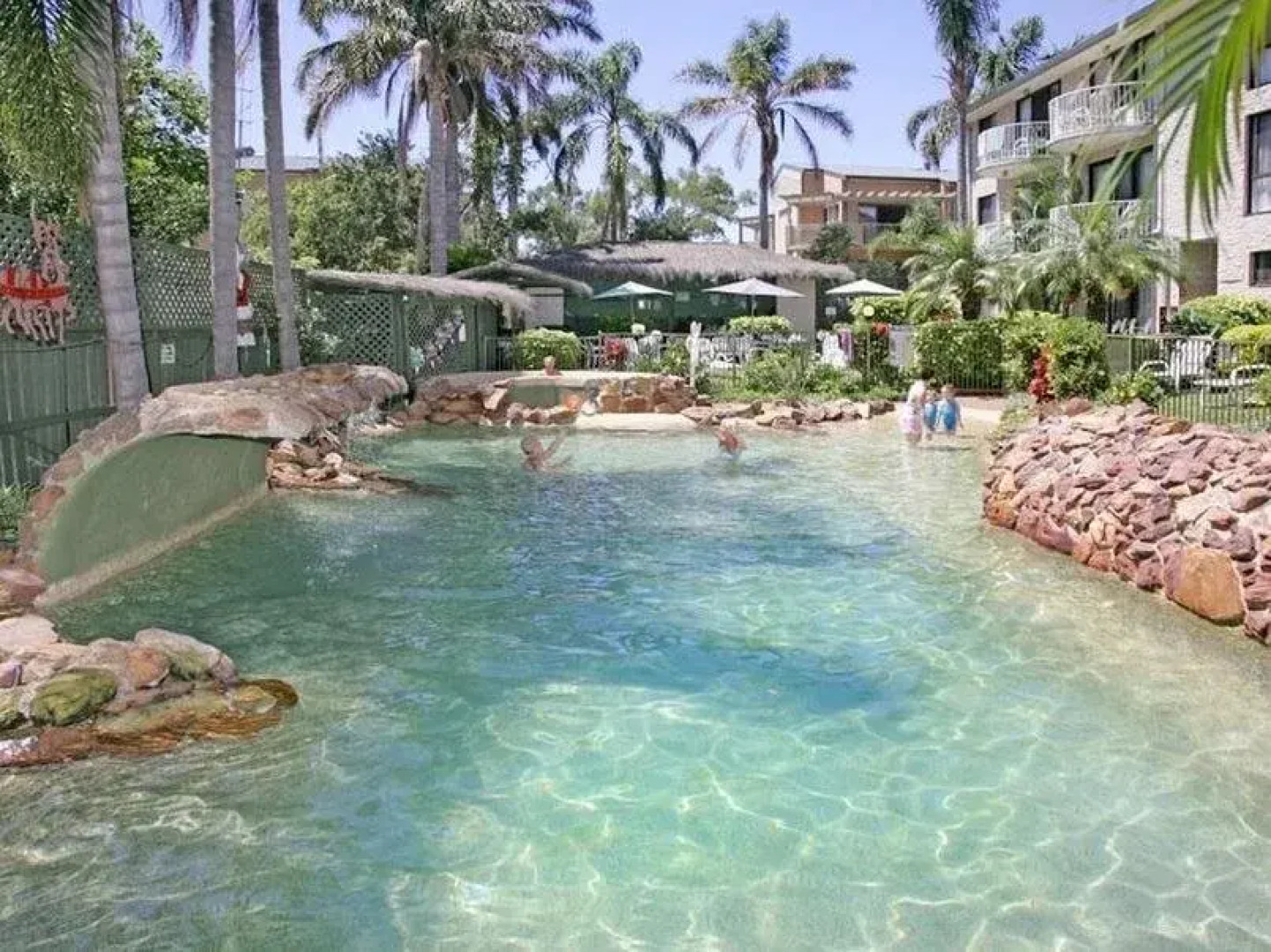 Allamanda Apartments