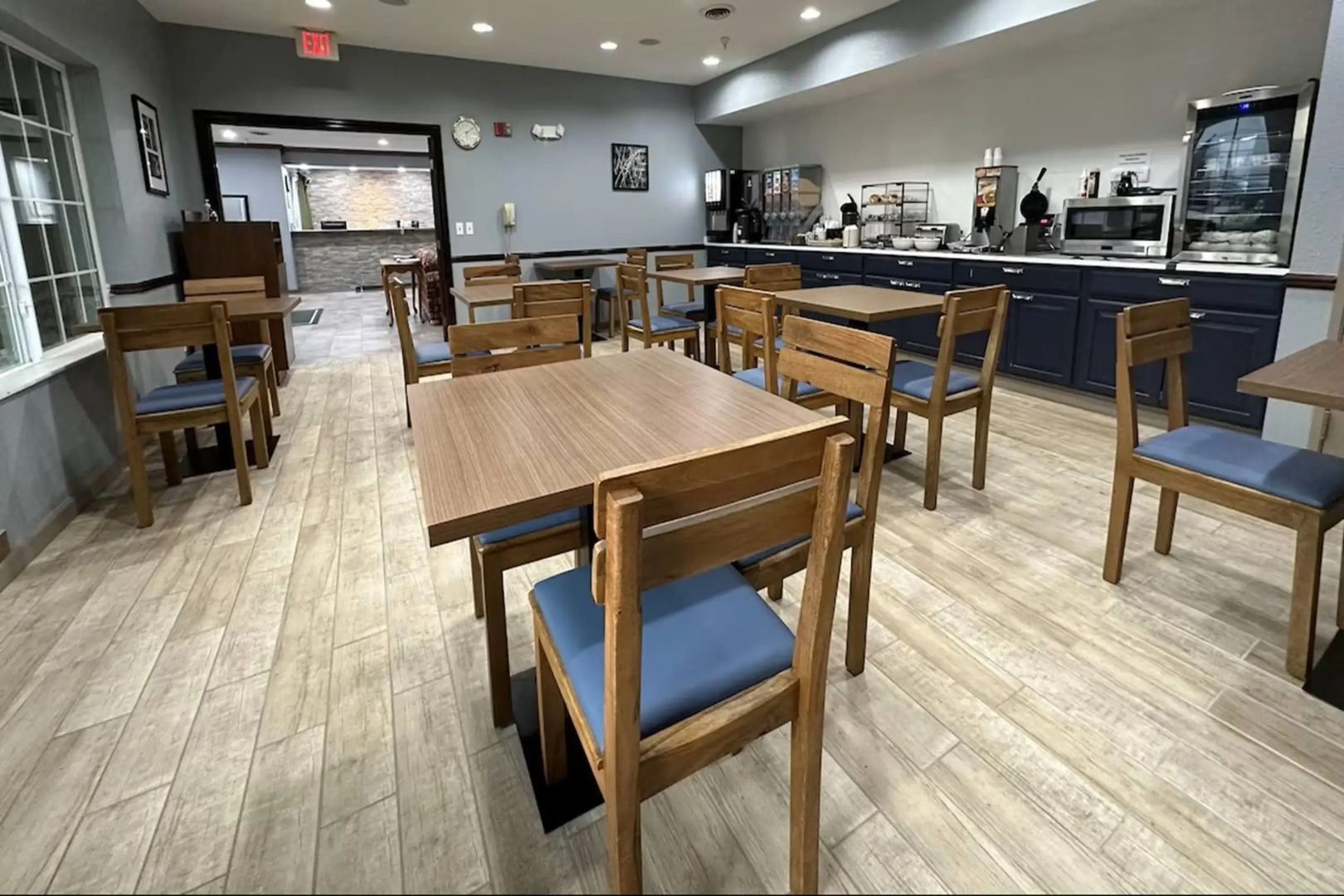 AmericInn by Wyndham Galesburg