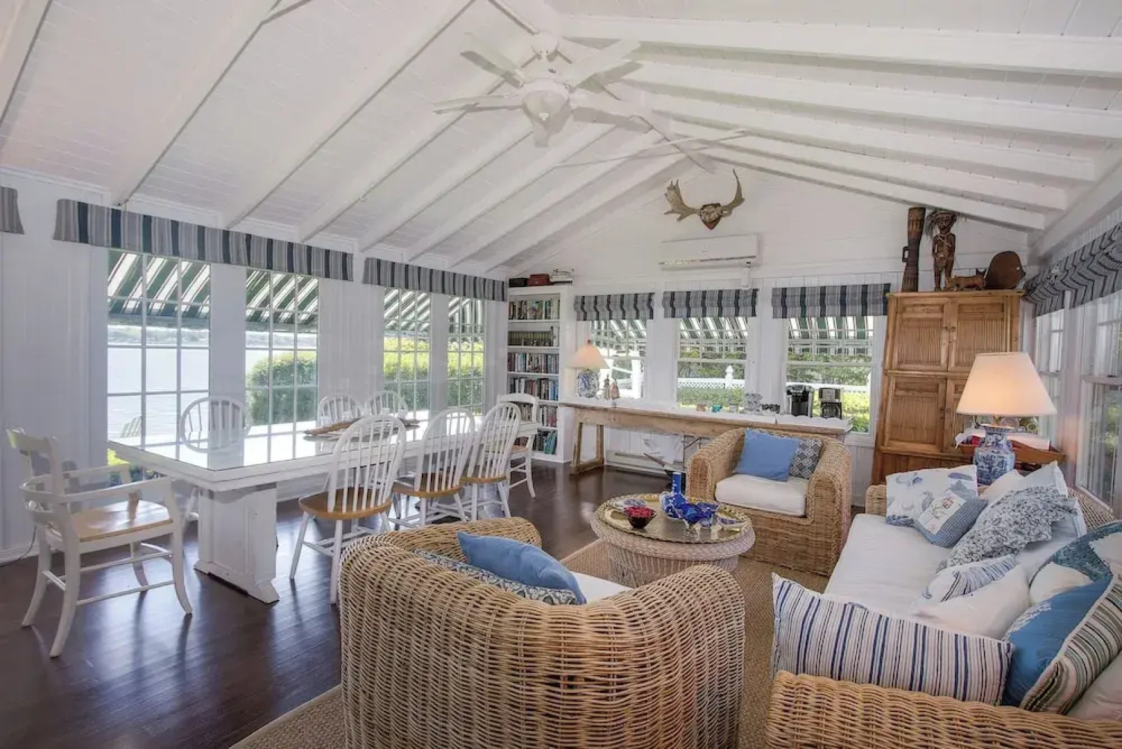 Harbor Knoll Bed & Breakfast