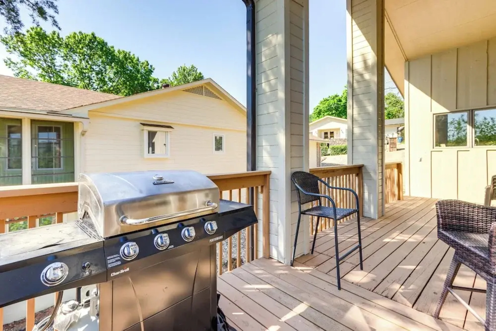 Swim & Boat Docks: Lakefront Gem in Bella Vista!