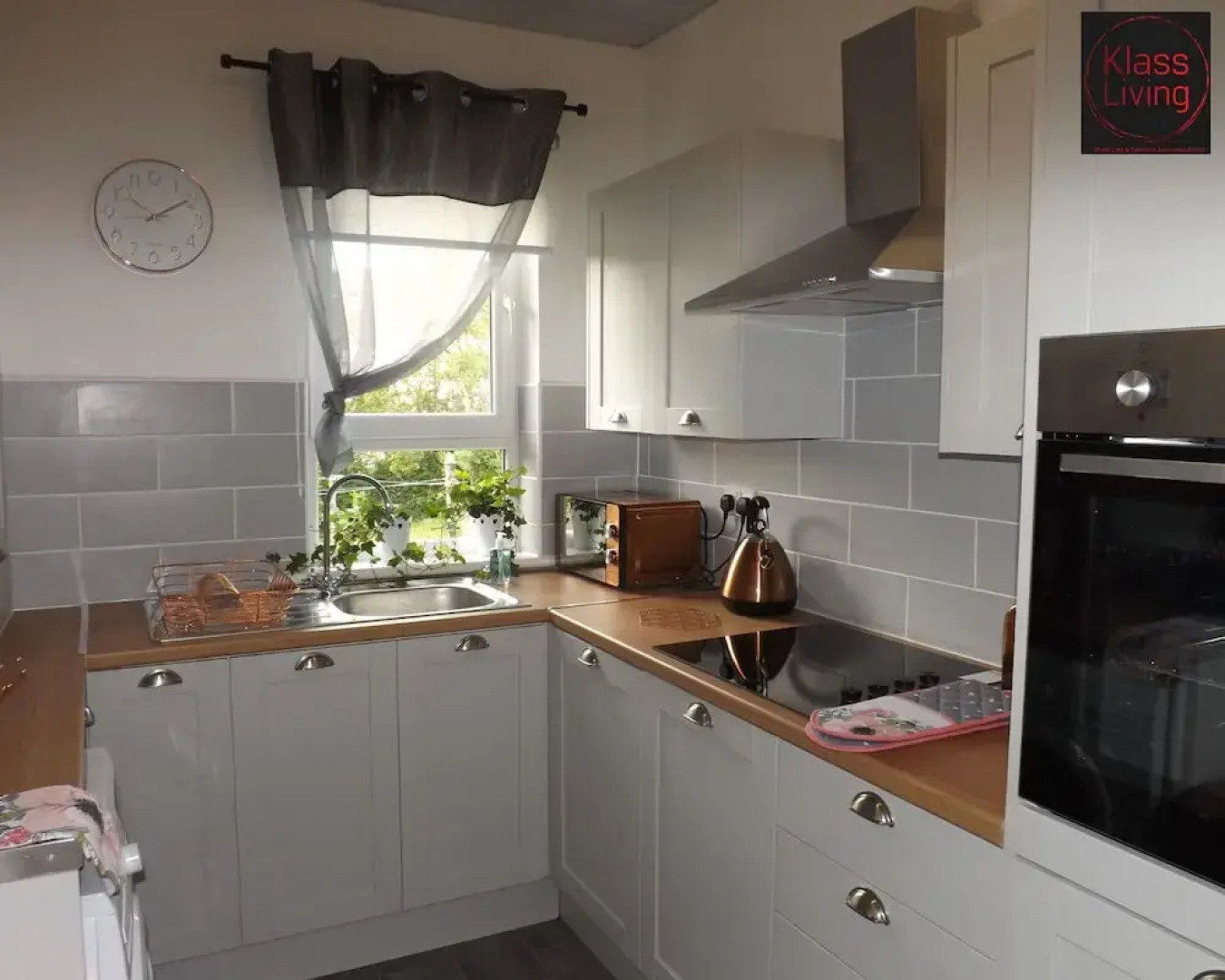 Two Bedroom Apartment by Klass Living Serviced Accommodation Motherwell - Anderson Apartment With WiFi &Parking