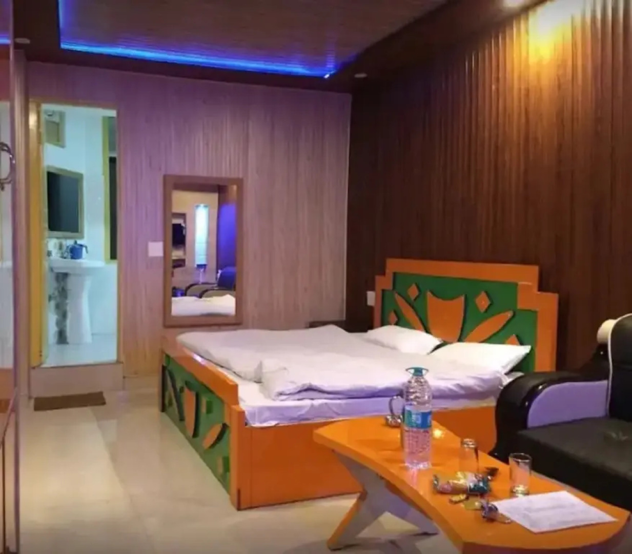 Pandey Lodge Munsiyari by Goroomgo