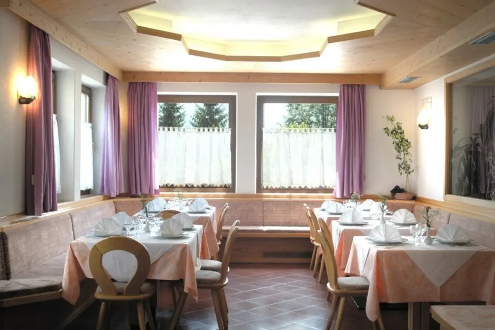 Hotel Corona