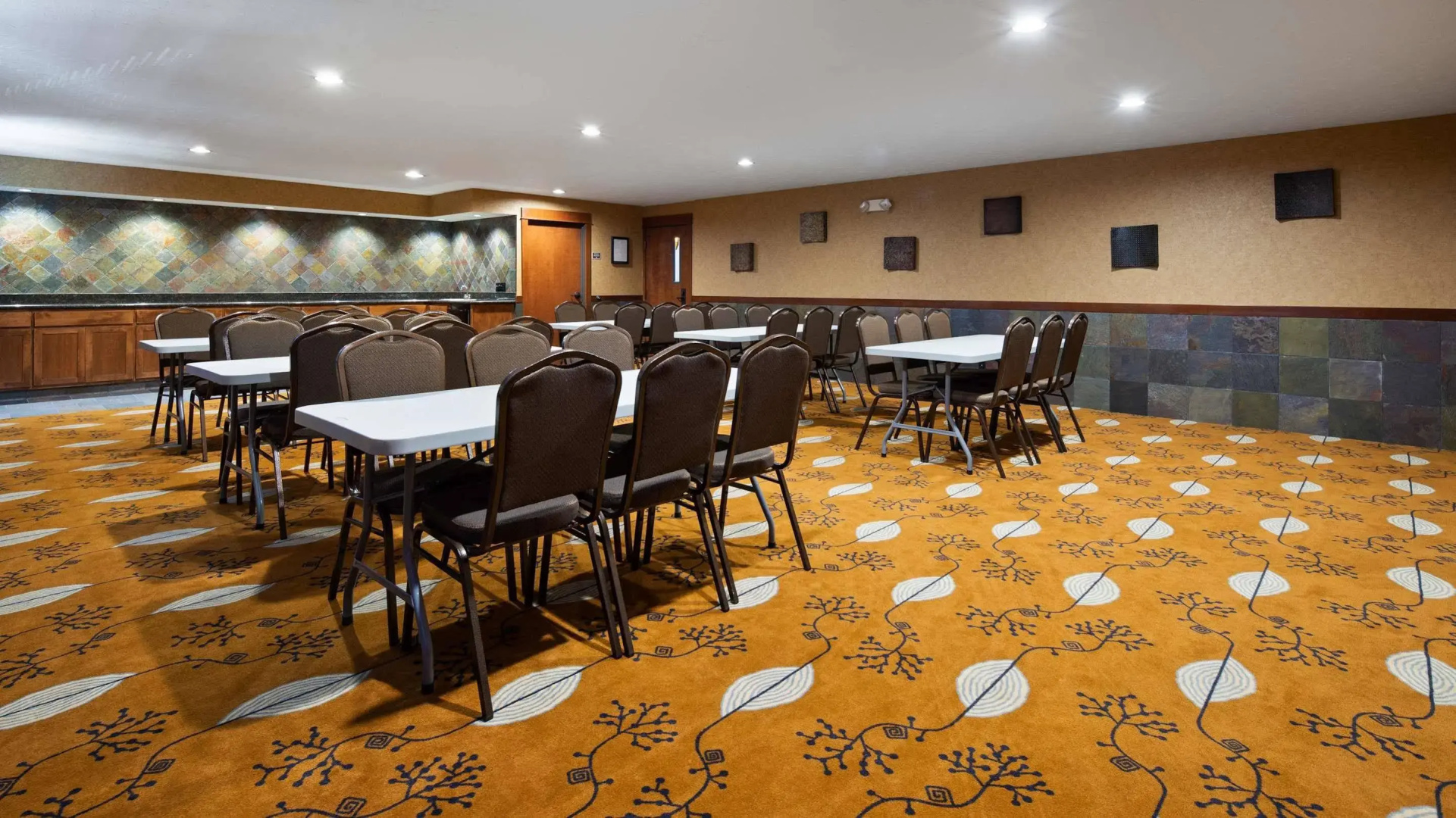 Lloyd Hotel Astoria Bayfront, an Ascend Collection Hotel
