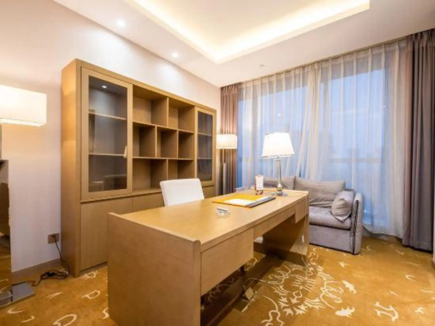 Golden Sun Hotel