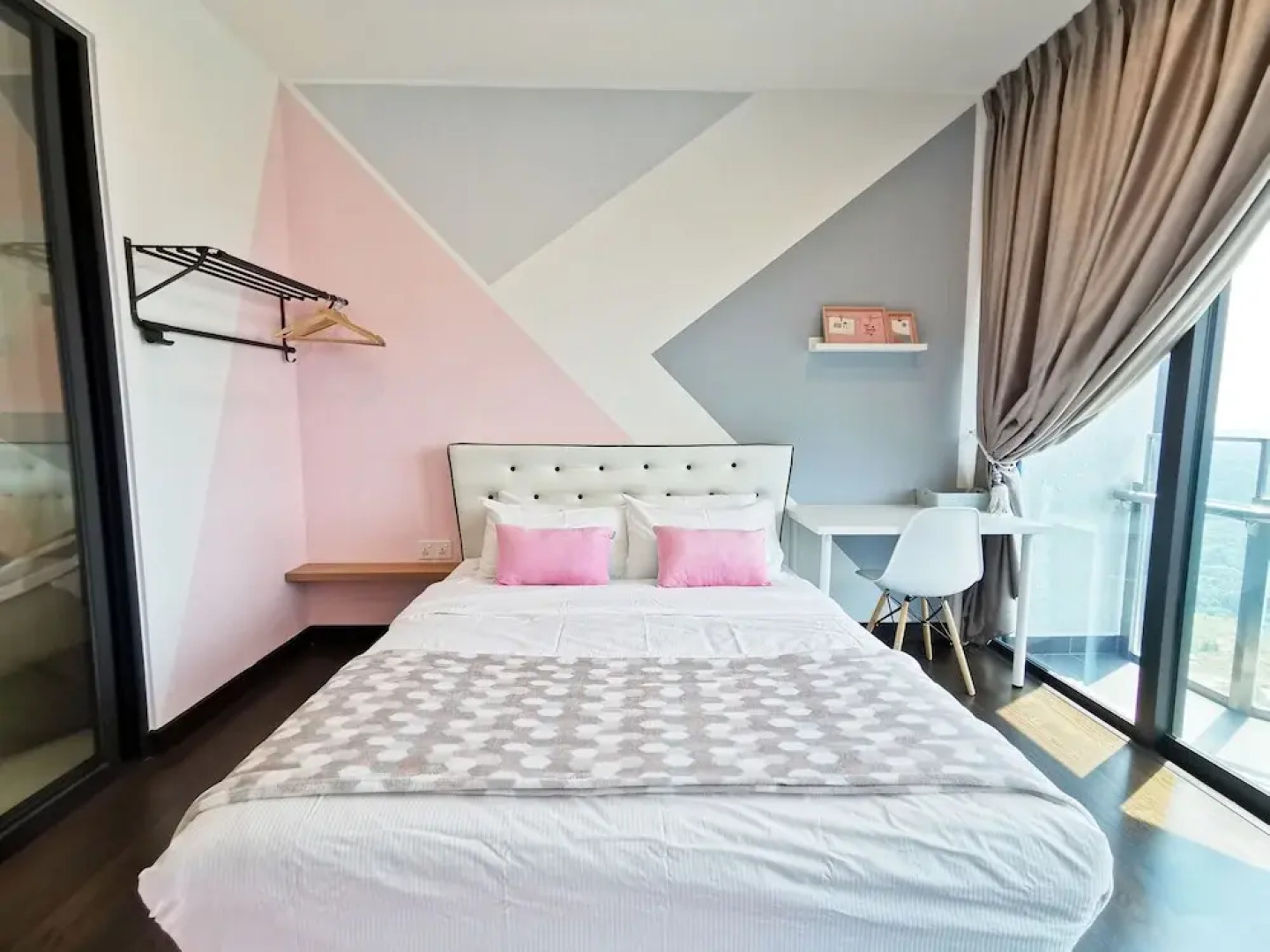 Almas Suites Puteri Harbour Hello Kitty