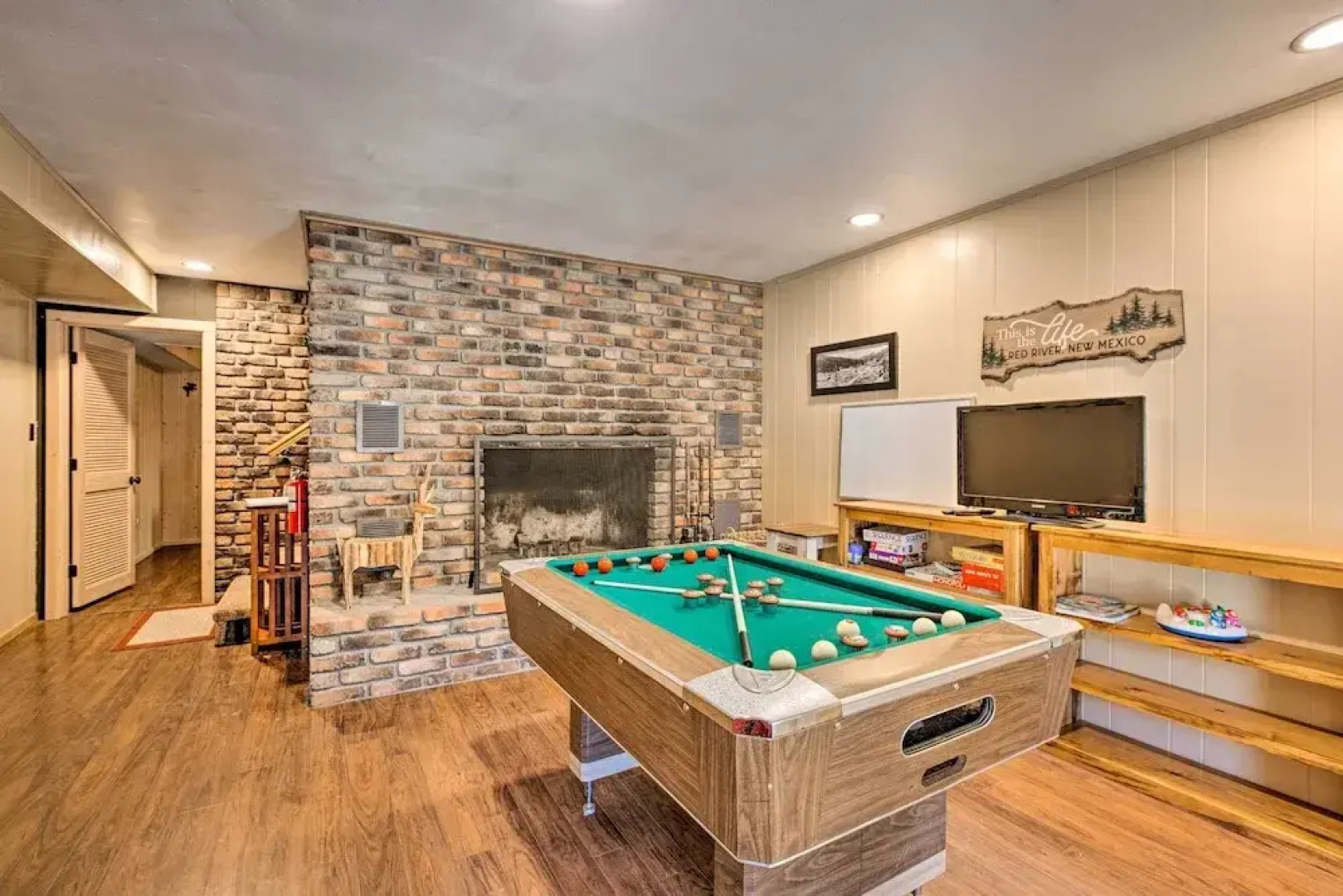 Family-friendly Red River Retreat w/ Deck!