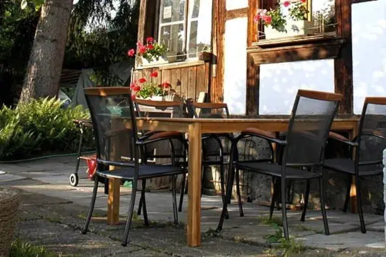 Hadassa Apartments Saba / Jona