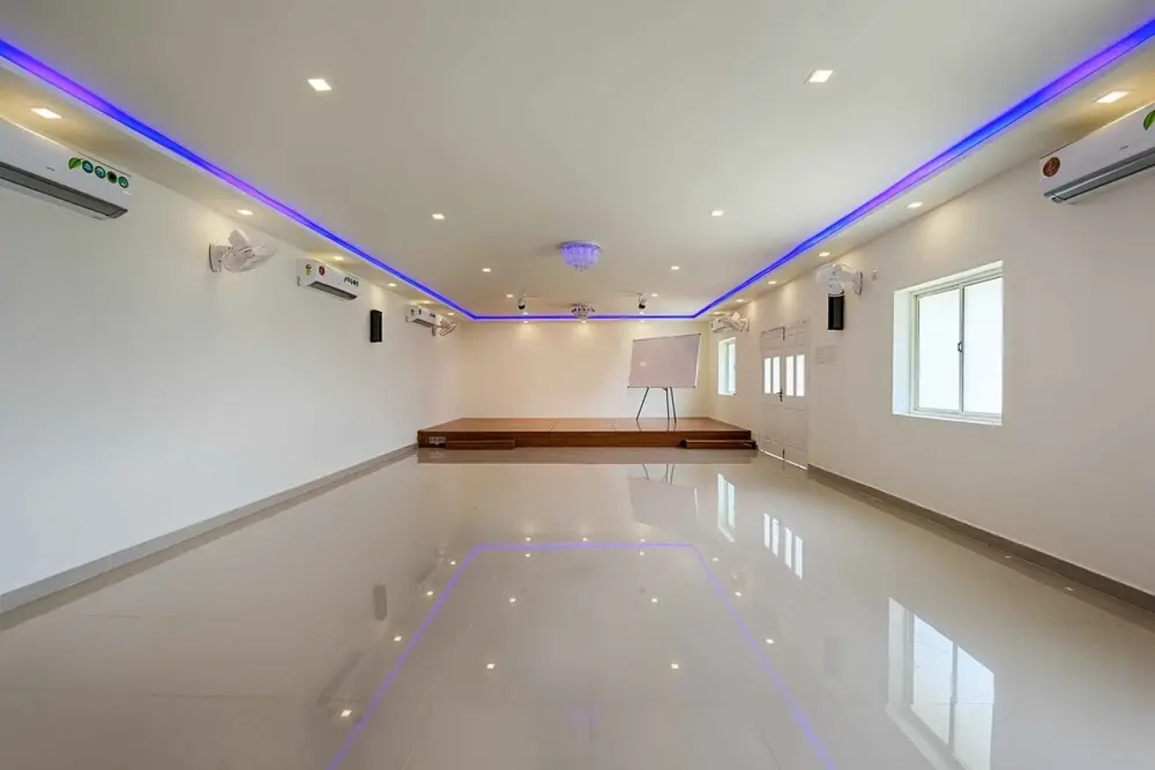 Varuna Inn Banquets & Resort