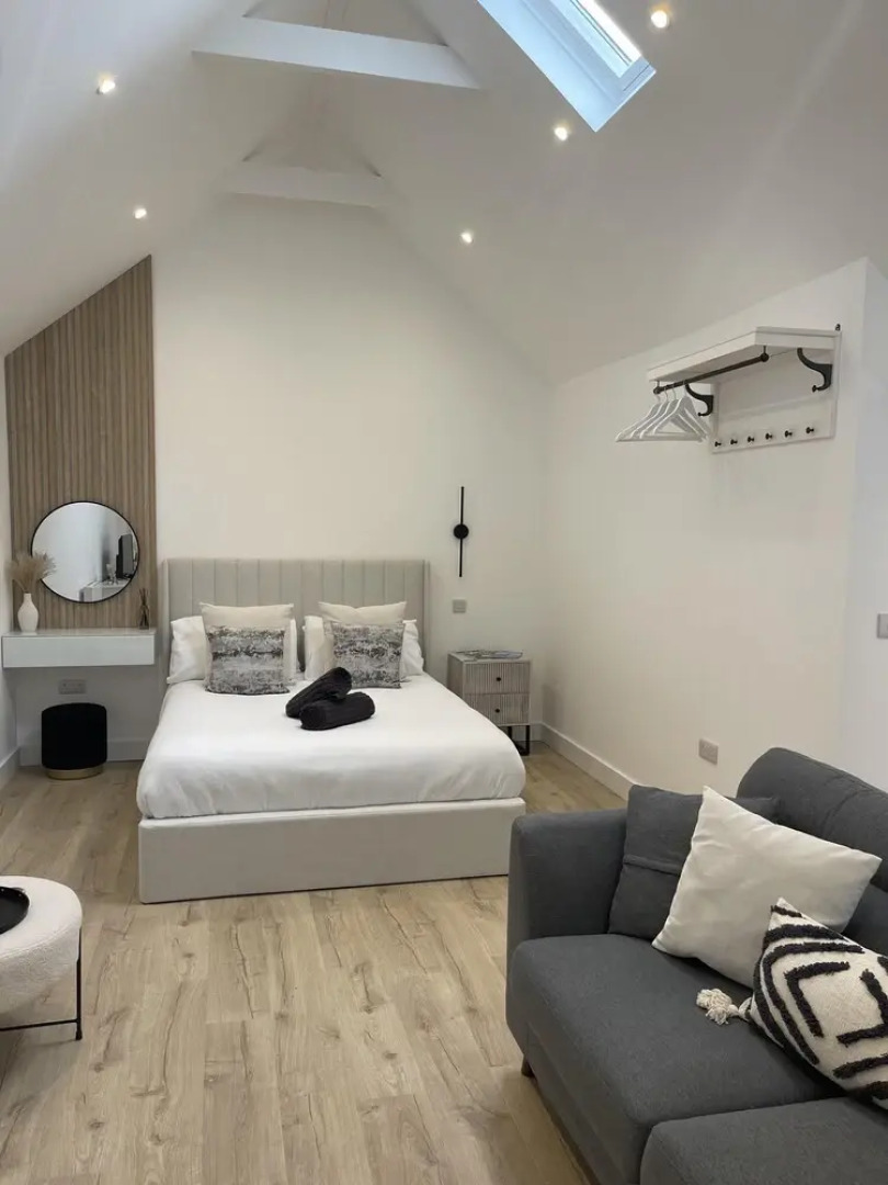 The Lodge Hideaway - Studio Style, Simple Luxury