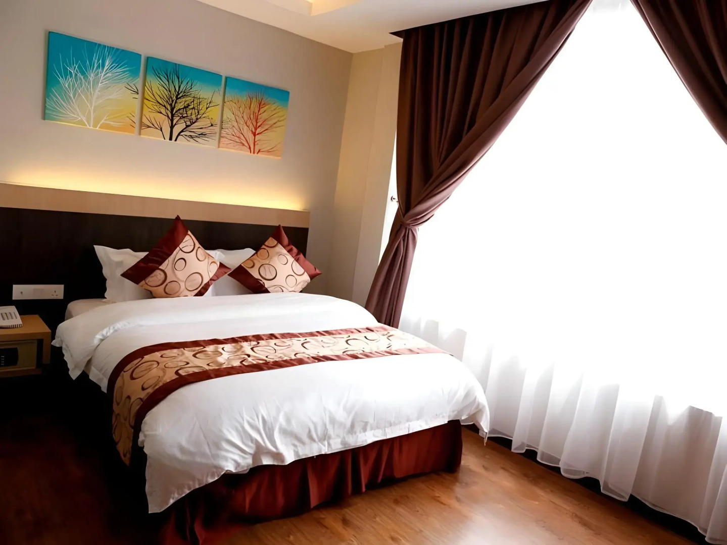 Lot 10 Boutique Hotel