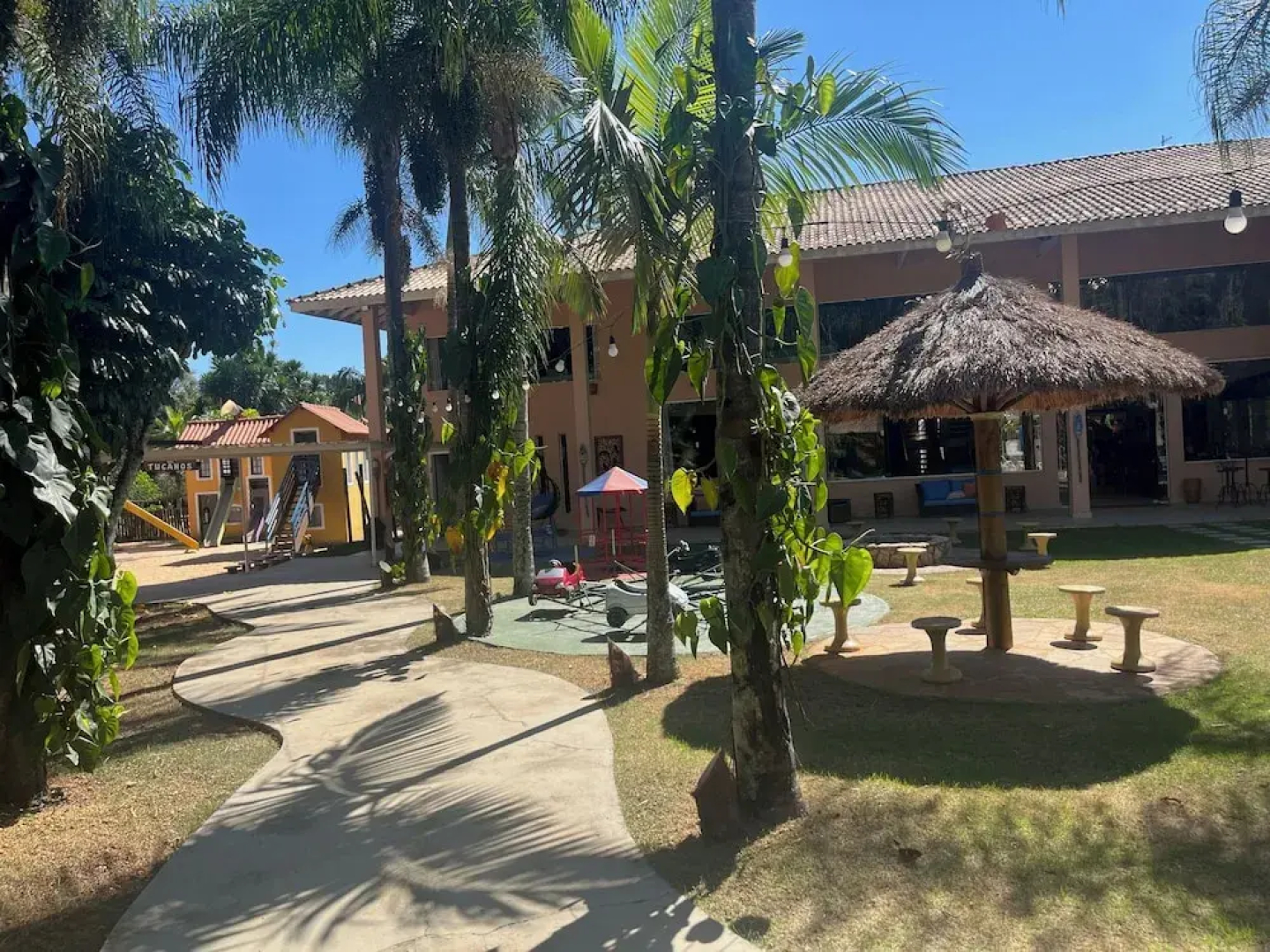 Hotel Mil Flores