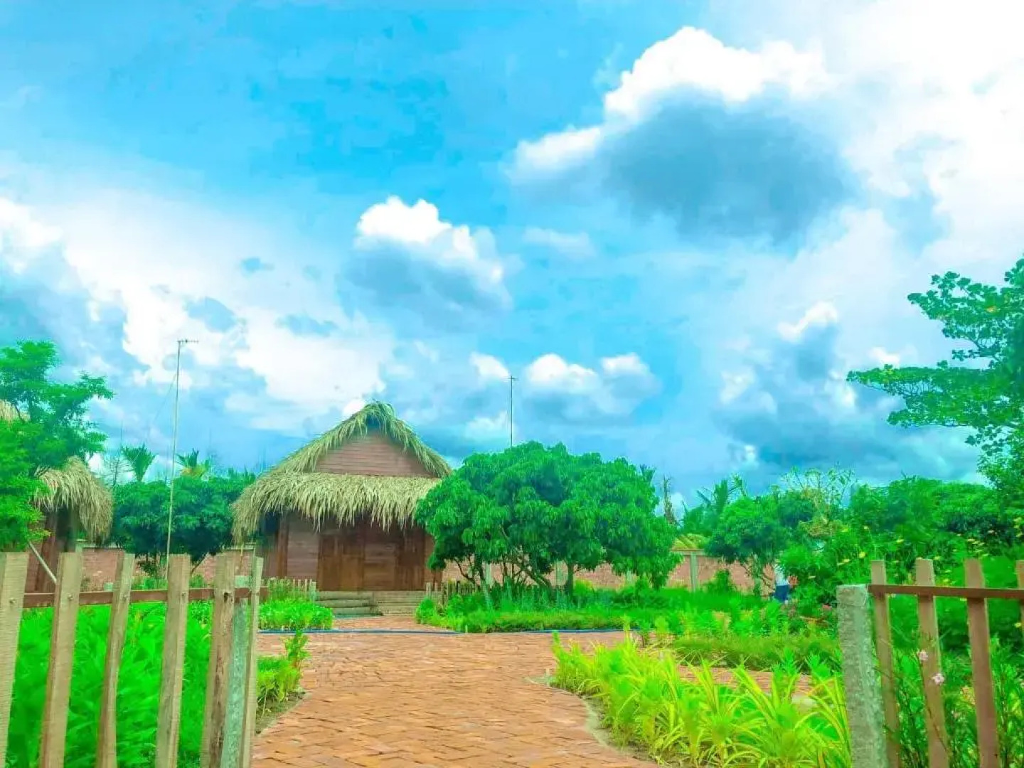 Rooster Mekong Garden & Villas