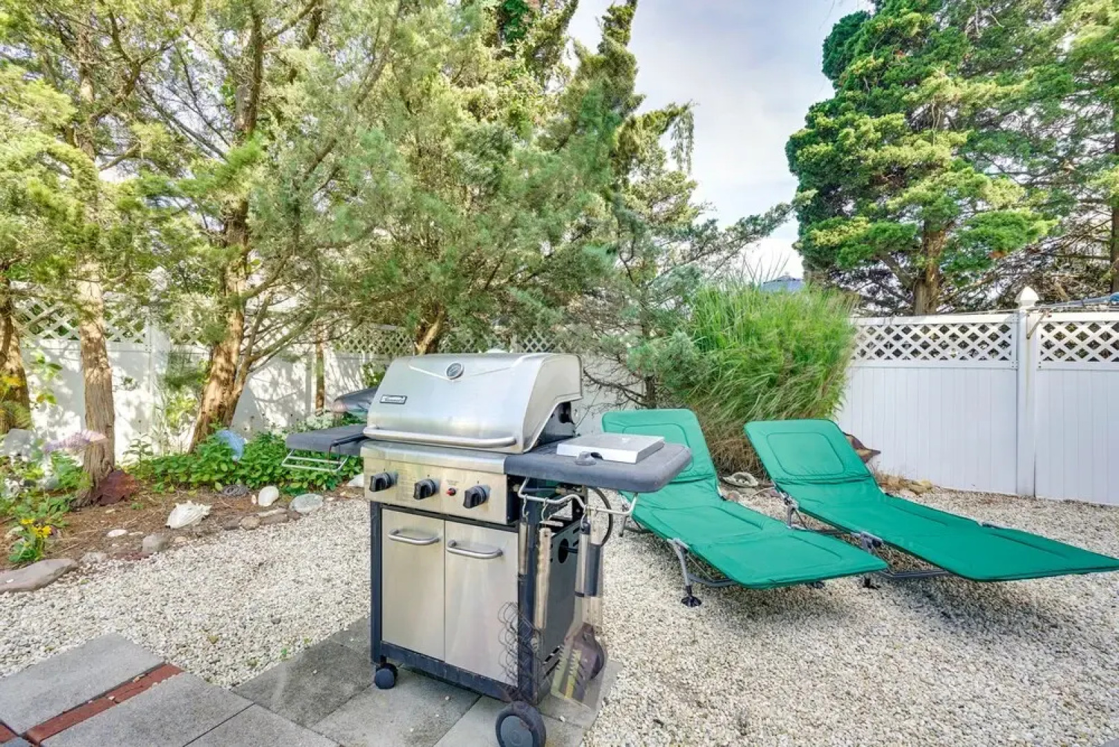 New Jersey Home - Deck, Grill & Walkable to Beach!