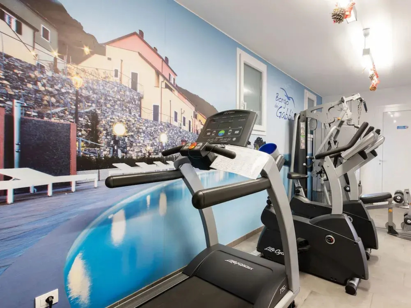 Graceful Holiday Home in Magliolo With Swimming Pool