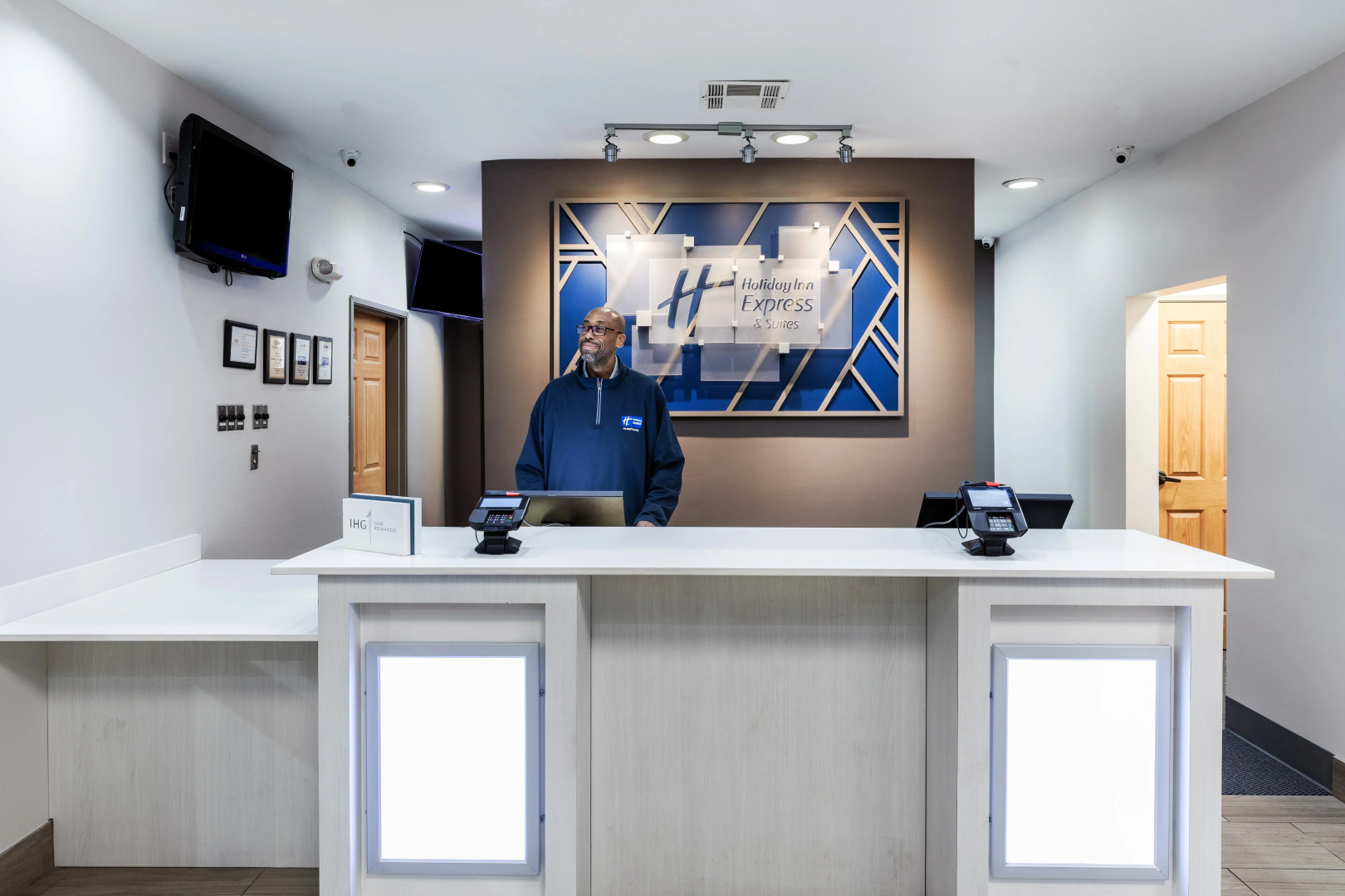 Holiday Inn Express & Suites Tulsa S Broken Arrow Hwy 51 by IHG