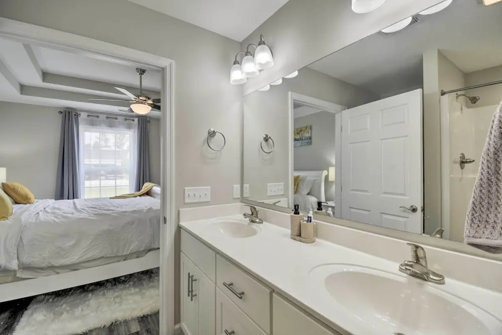 3 Mi to Golf: Loris Home w/ Big Private Yard!