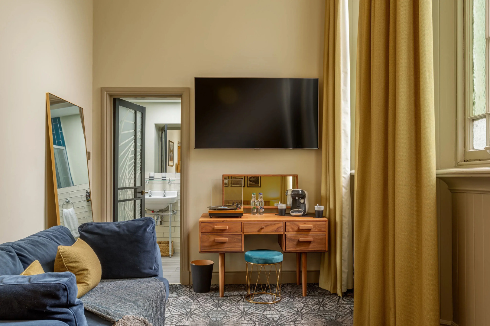 Riva Boutique Hotel & Restaurant