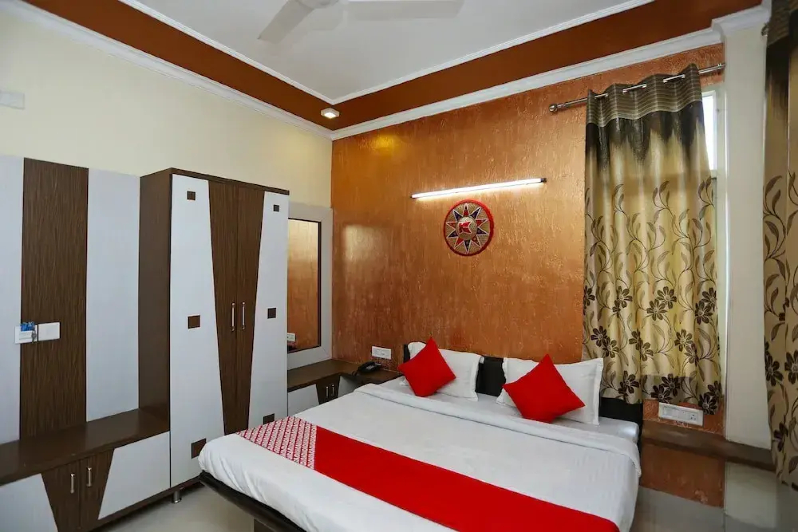 OYO 35823 Hotel Blumango