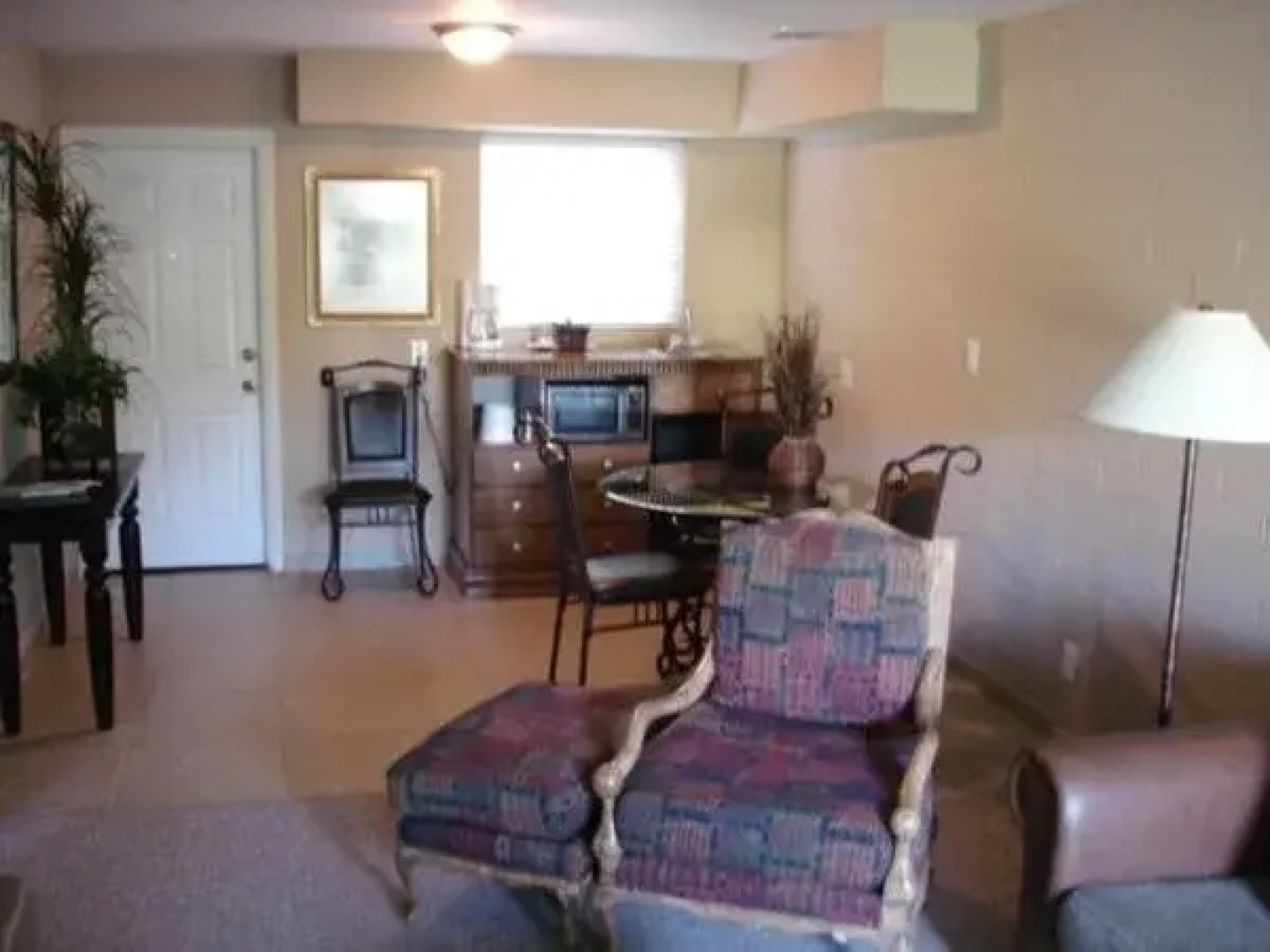 SmokeTree Resort and Bungalows