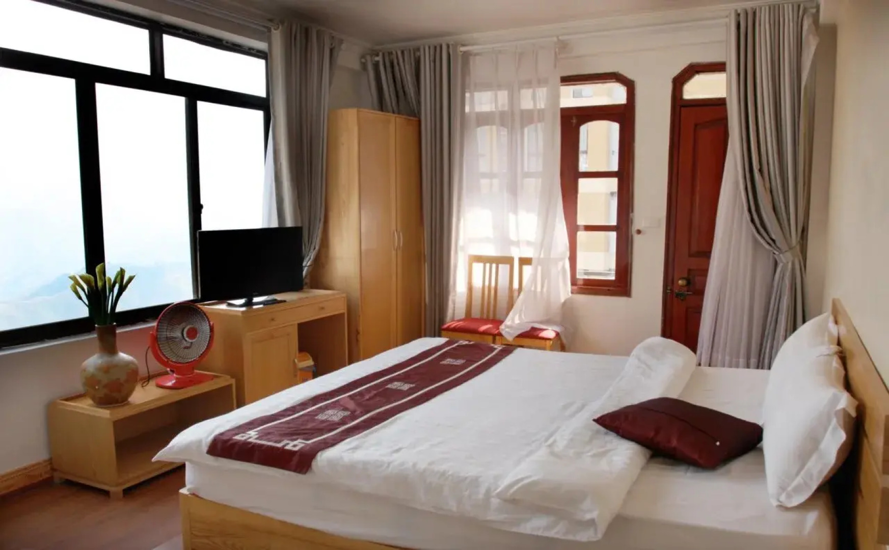 Mountain View Hotel - Hostel